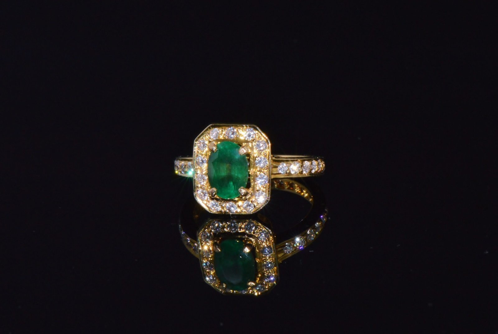 Certified Natural 2.15CTS VS F Diamond Emerald 18K Solid Gold Ring Band
