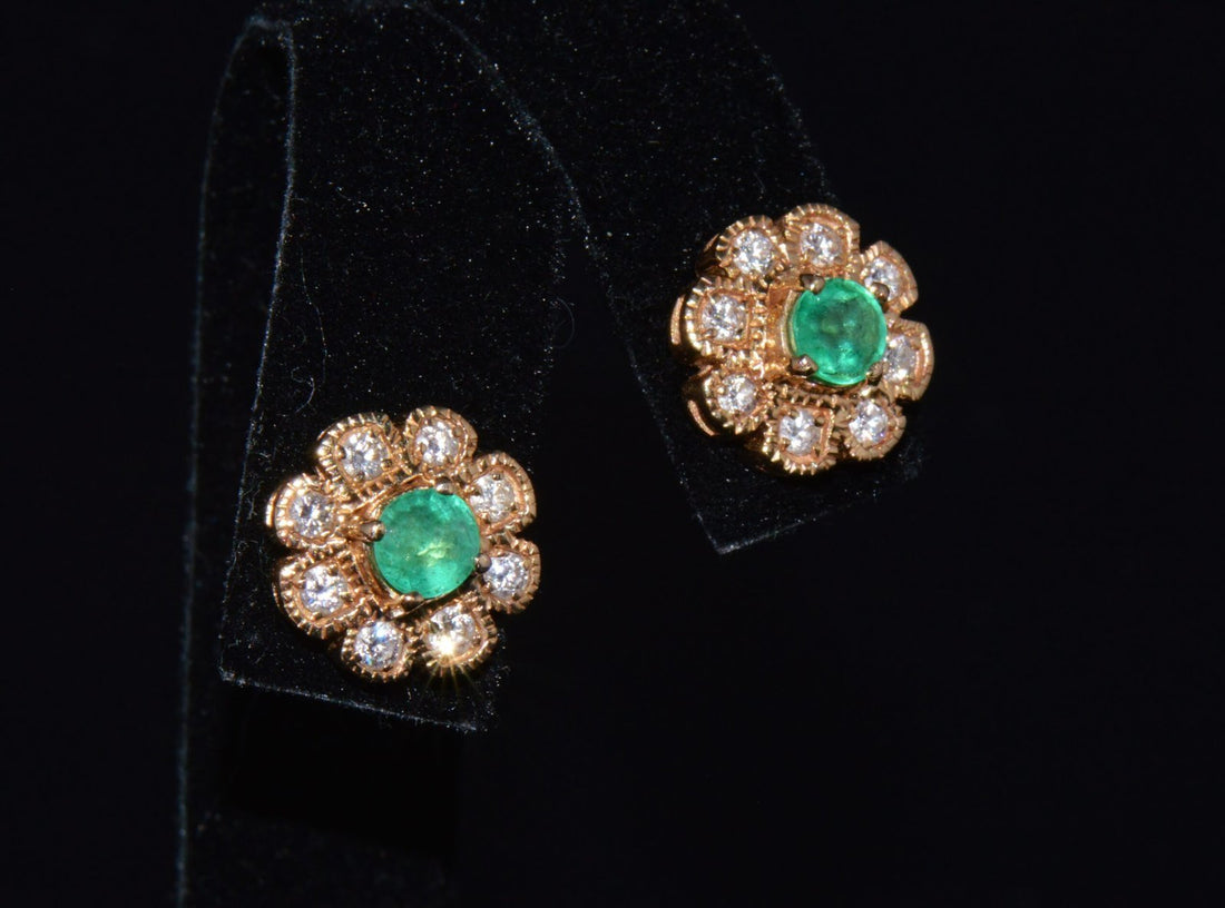 Certified Natural 1.8CTS VS F Diamond Emerald 18K Solid Gold Floral Stud Earrings