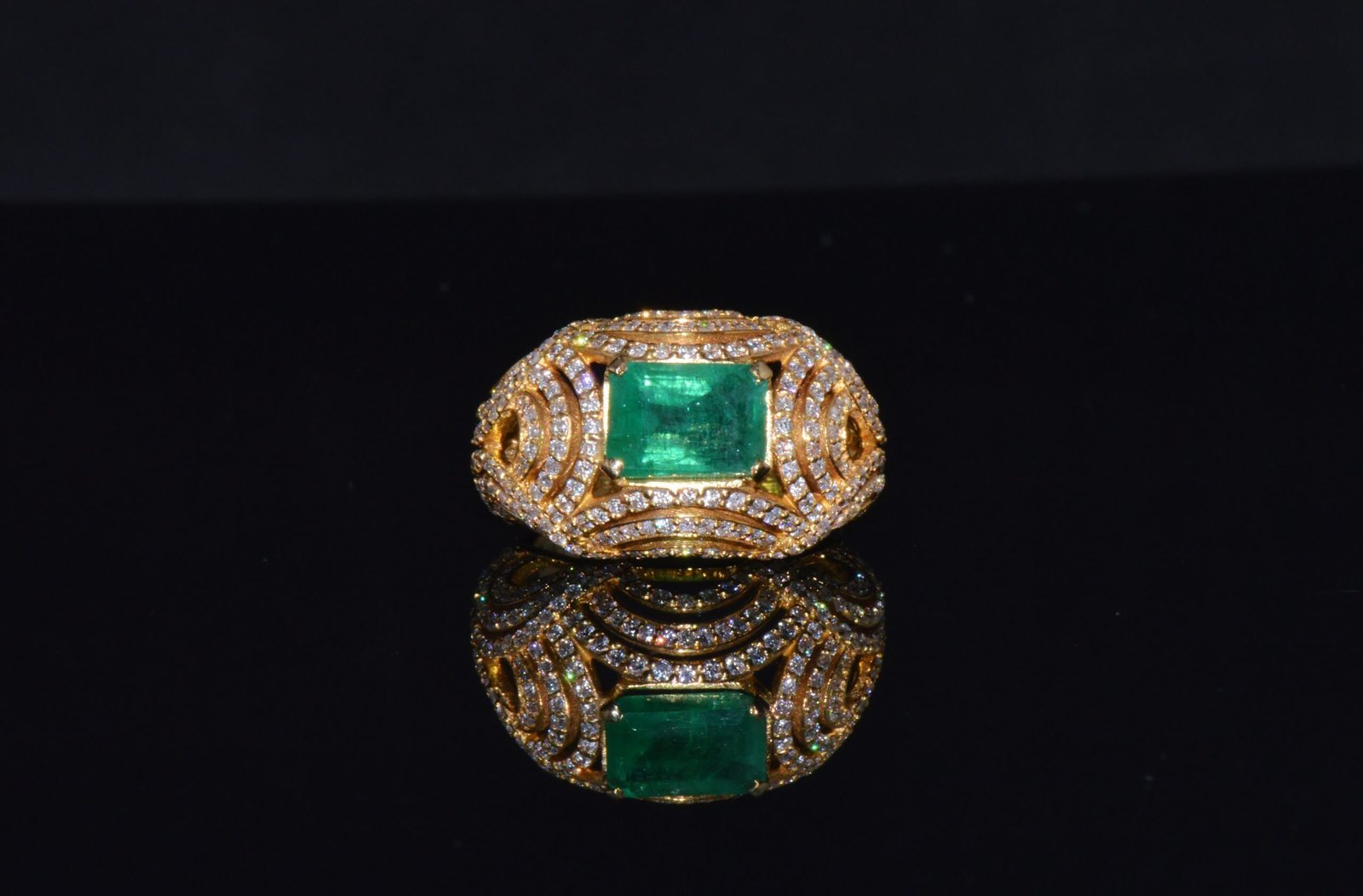 Certified Natural 5.45Cts VS F Diamond Emerald 18K Solid Gold Dome Bombay Ring