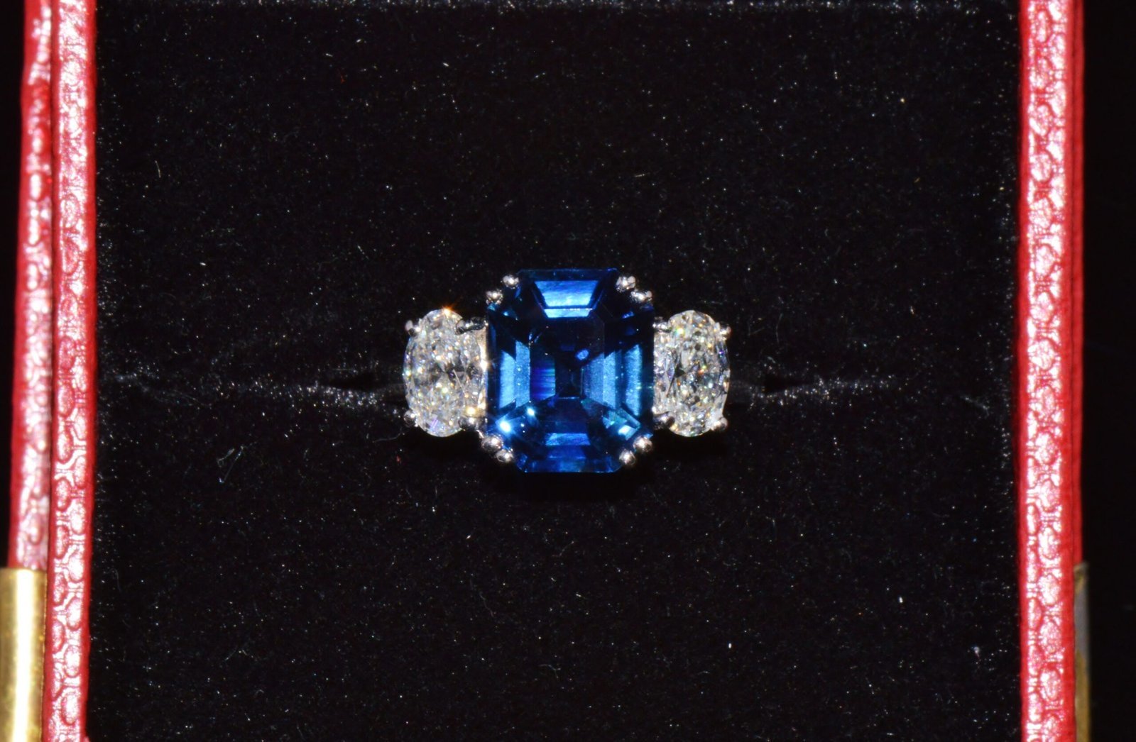 GIA Certified Natural 5.11CTS VVS F Diamond Royal Blue Sapphire 950 Platinum 3 Stone Ring