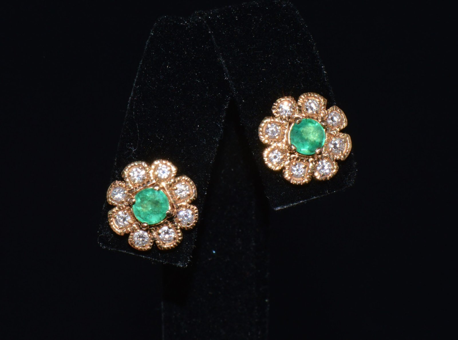 Certified Natural 1.8CTS VS F Diamond Emerald 18K Solid Gold Floral Stud Earrings