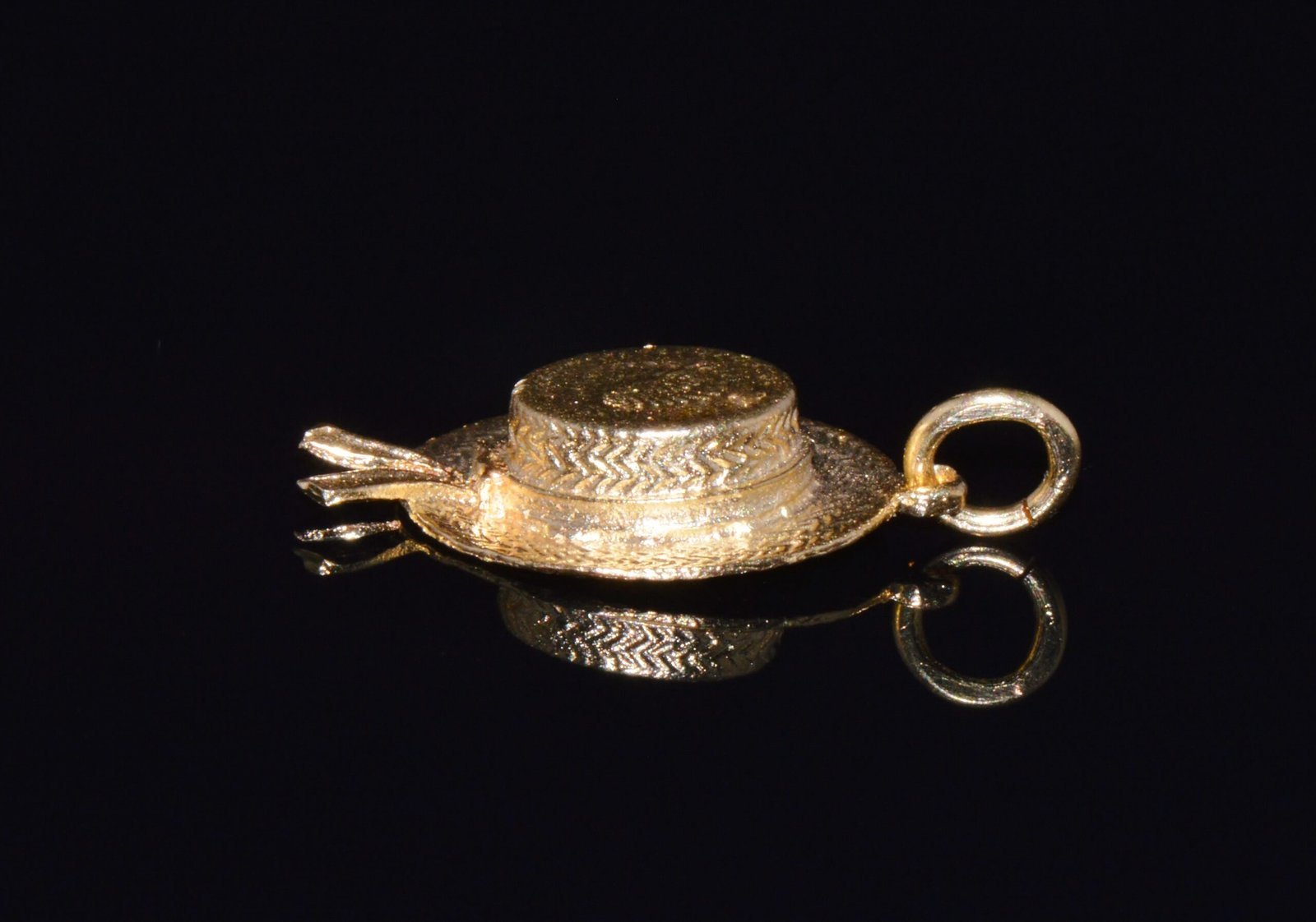 Vintage Italian 18K Solid Gold Venetian Gondolier Straw Hat Charm Pendant
