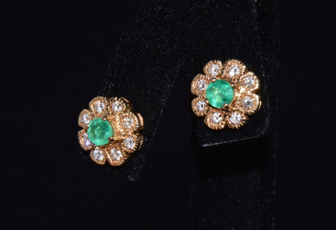 Certified Natural 1.8CTS VS F Diamond Emerald 18K Solid Gold Floral Stud Earrings