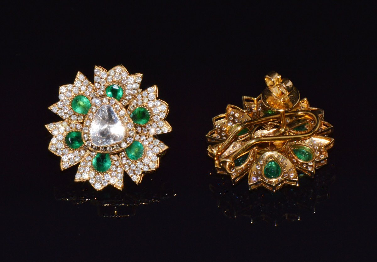 Estate Natural 6.40CTS Diamond & Emerald Solid 18K Gold Floral Earrings