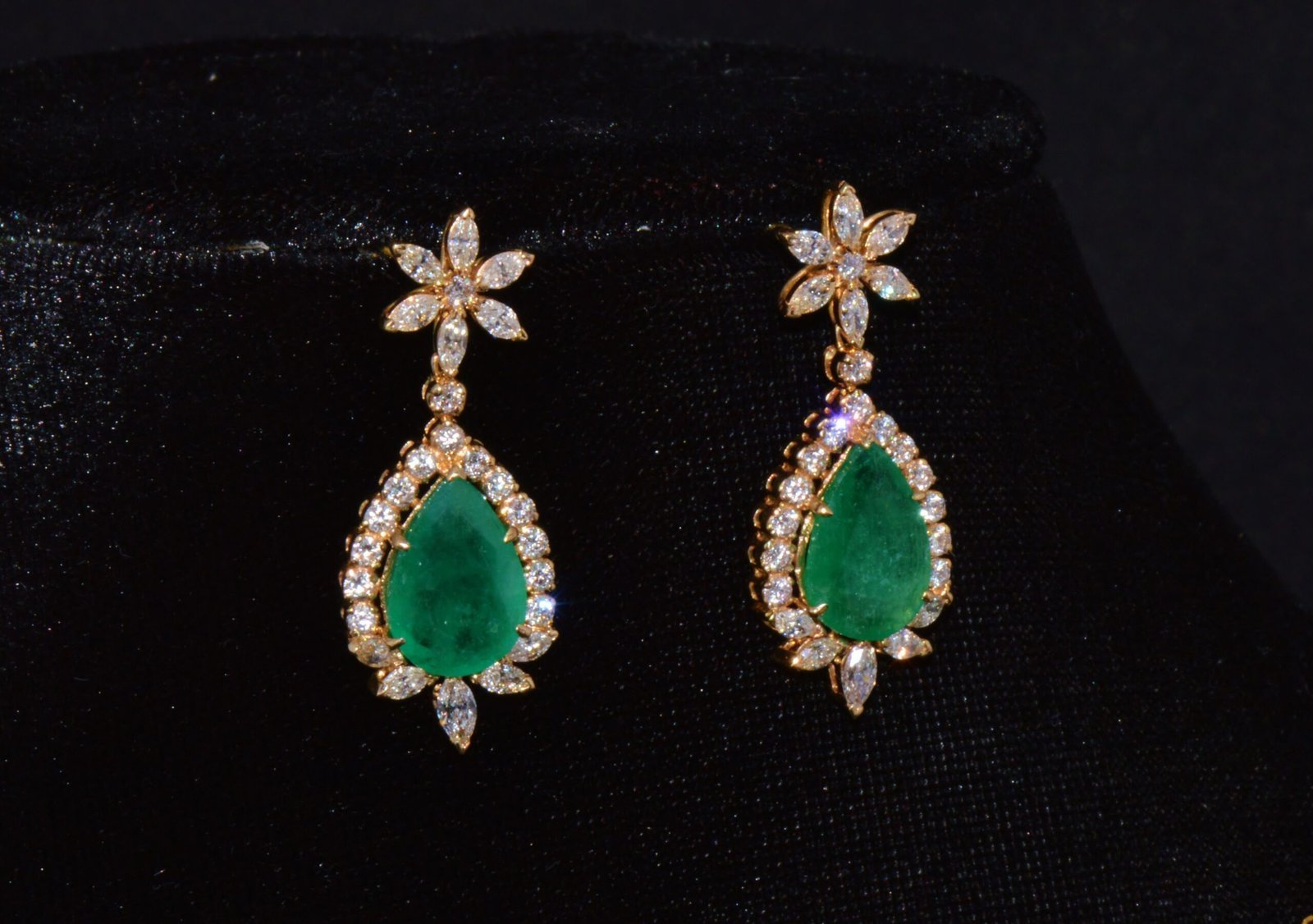 GIA Certified Natural 21.76CTS VS F Diamond Emerald 18K Solid Gold Necklace Earrings Set