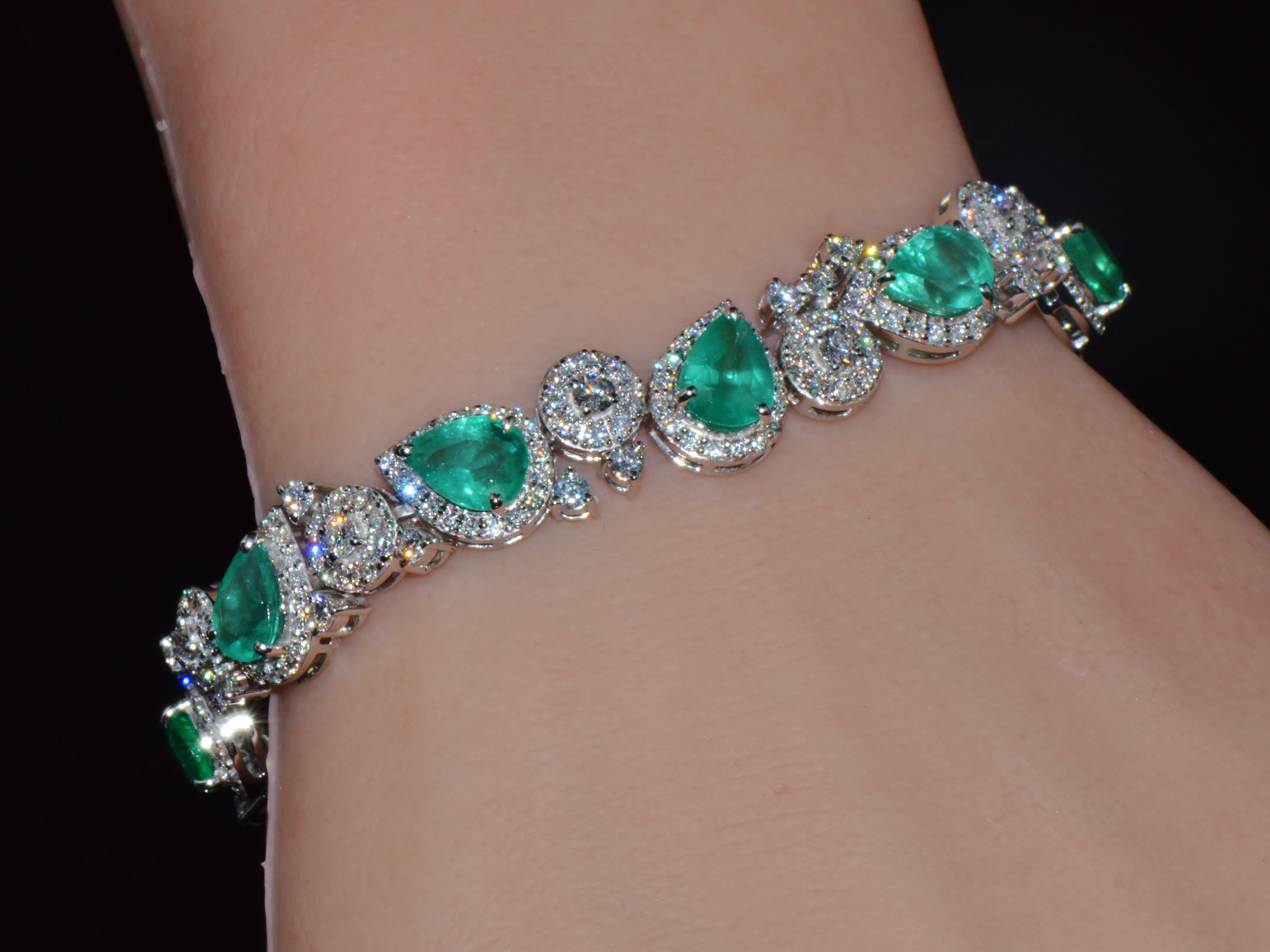 GIA Natural 15.05CTS Brazilian Emerald Diamond 18K White Gold Bracelet