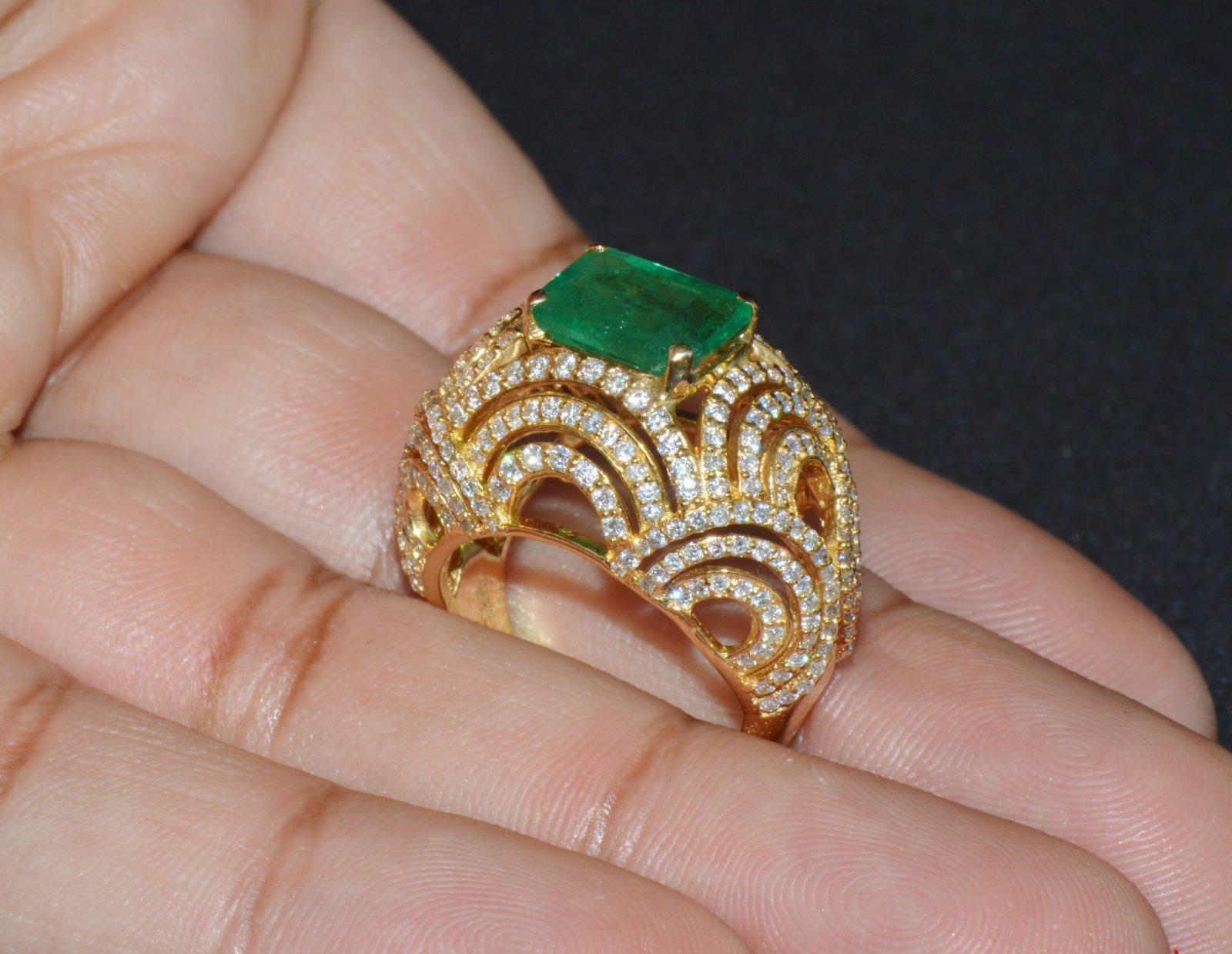 Certified Natural 5.45Cts VS F Diamond Emerald 18K Solid Gold Dome Bombay Ring