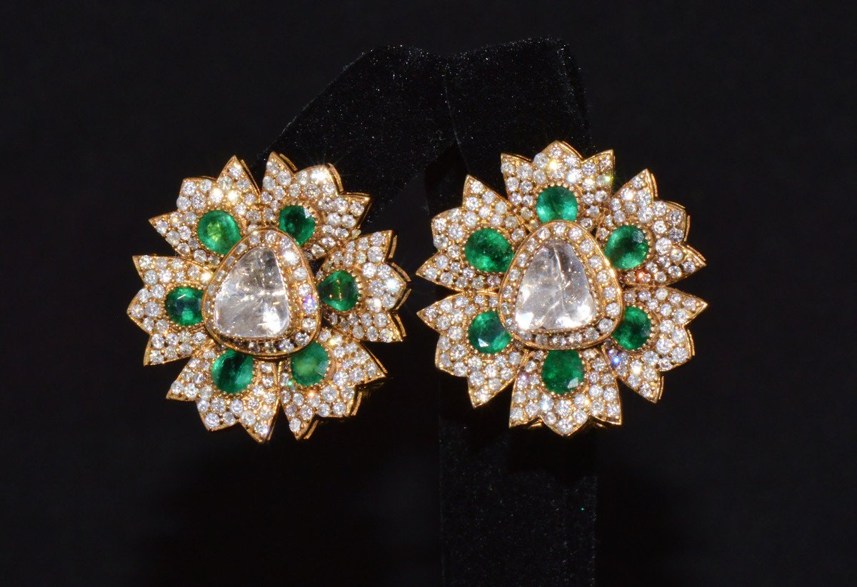 Estate Natural 6.40CTS Diamond & Emerald Solid 18K Gold Floral Earrings