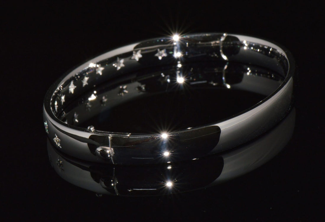Designer Natural 0.35Cts Diamond 18K Solid Gold Celestial Starburst Stacking Bangle