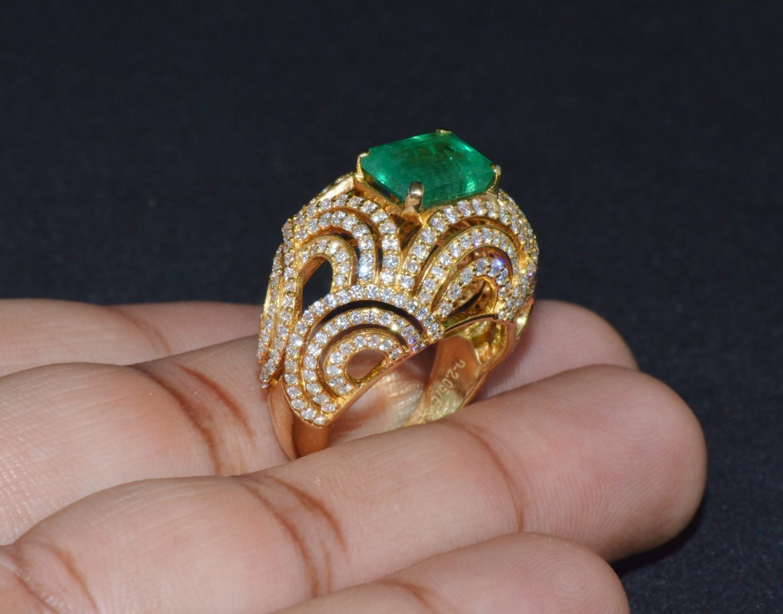 Certified Natural 5.45Cts VS F Diamond Emerald 18K Solid Gold Dome Bombay Ring