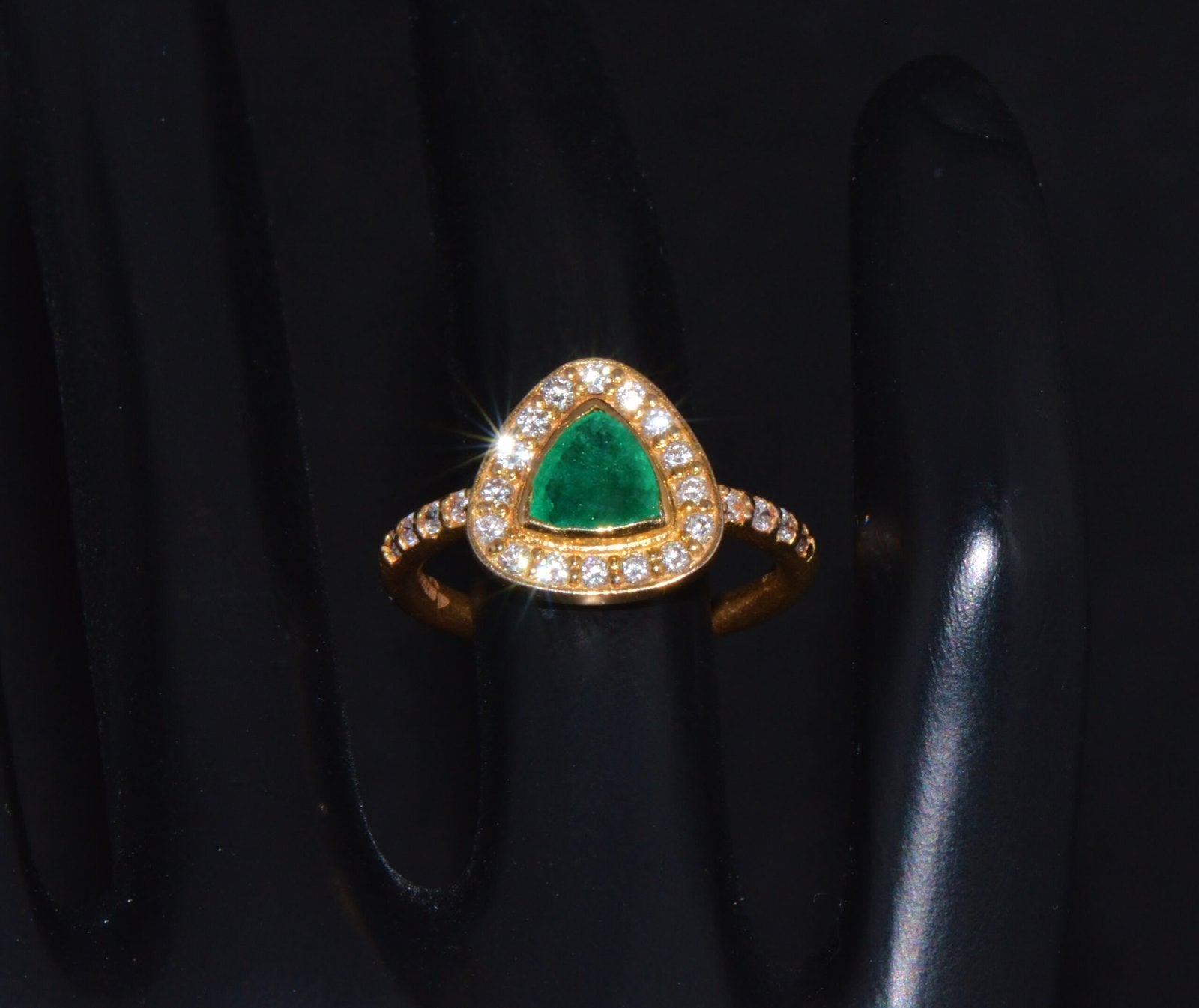 Certified Natural 1.25CTS VS F Diamond Colombian Emerald 18K Solid Gold Halo Ring