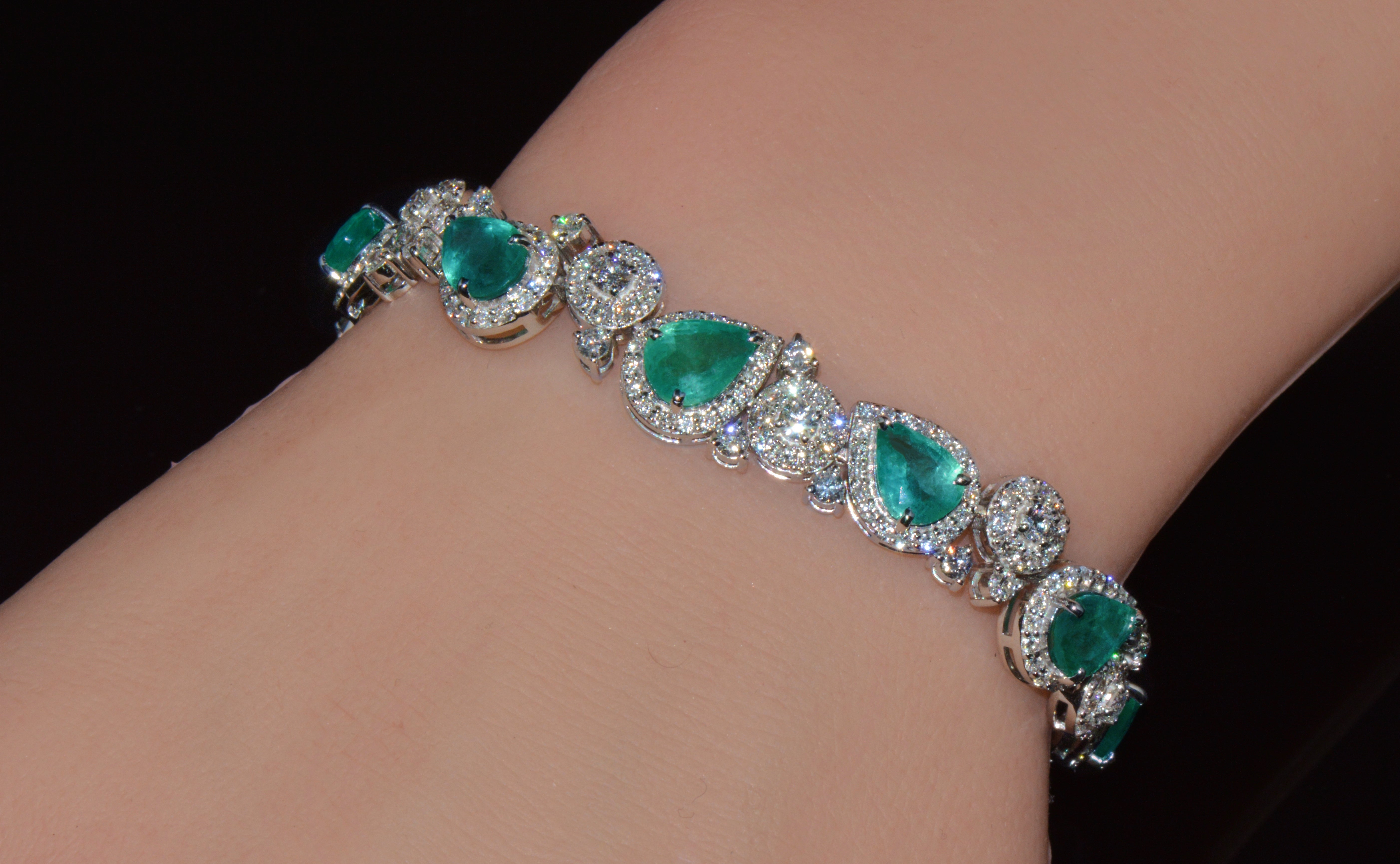 GIA Natural 15.05CTS Brazilian Emerald Diamond 18K White Gold Bracelet