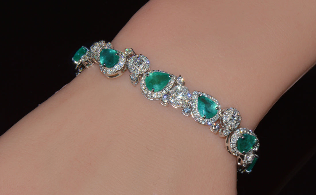GIA Natural 15.05CTS Brazilian Emerald Diamond 18K White Gold Bracelet