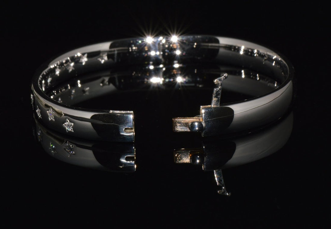 Designer Natural 0.35Cts Diamond 18K Solid Gold Celestial Starburst Stacking Bangle
