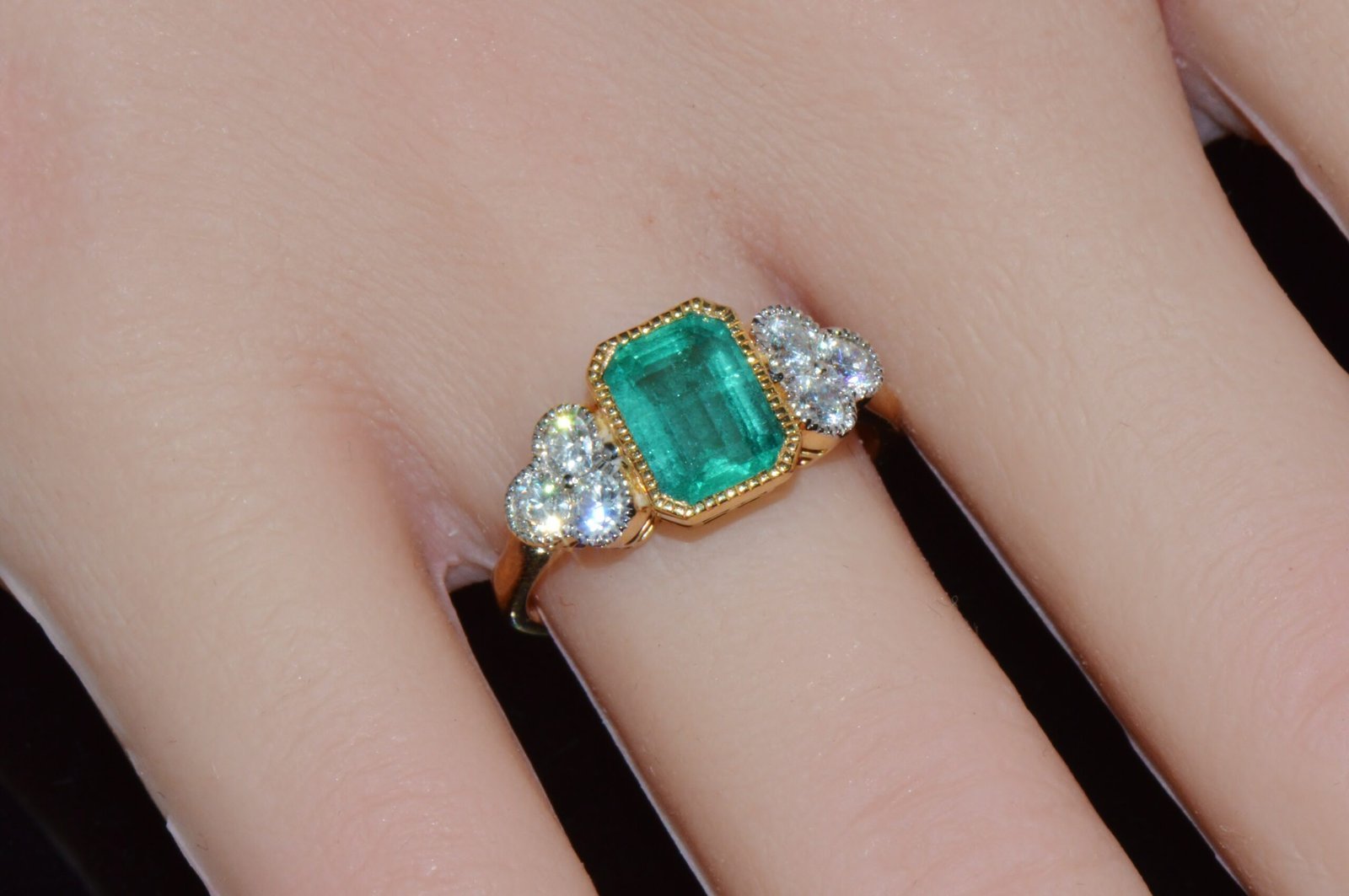 GIA Certified Natural 2.20CTS VS F Diamond Emerald 18K Gold Dinner Ring