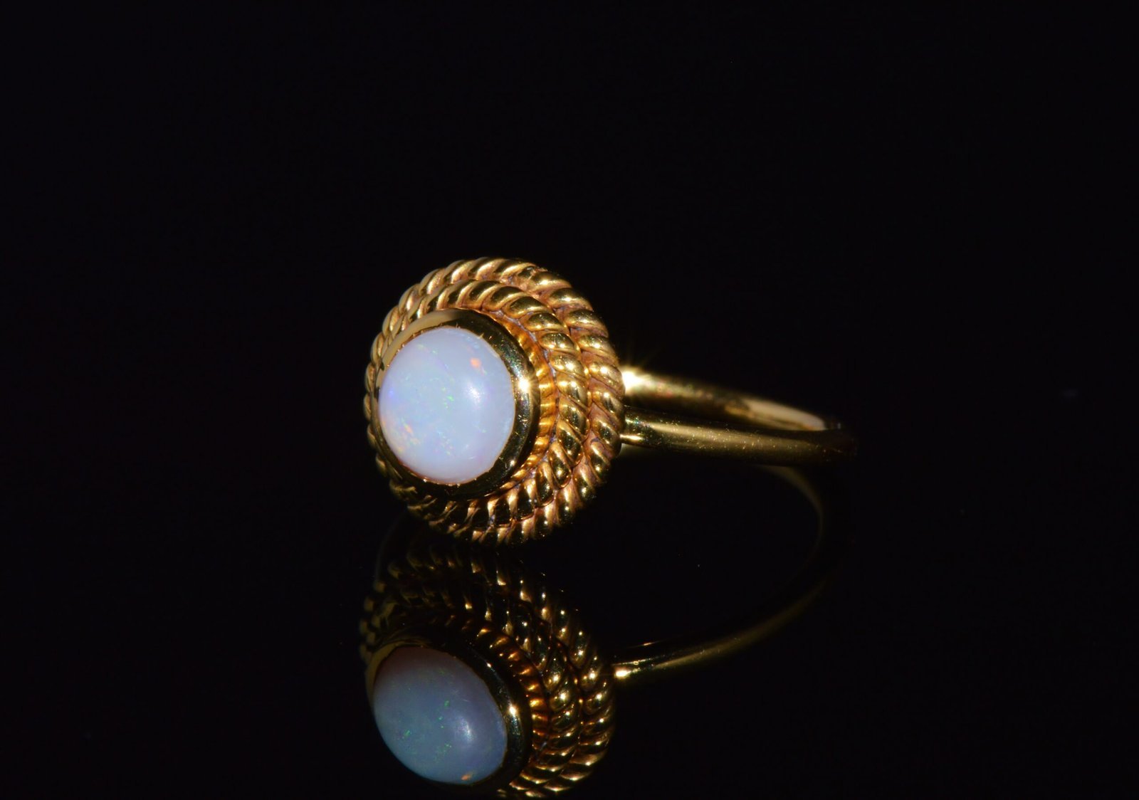 Certified Natural 1.18Cts Cabochon Opal 750 18K Solid Gold Bezel Filigree Stacking Ring