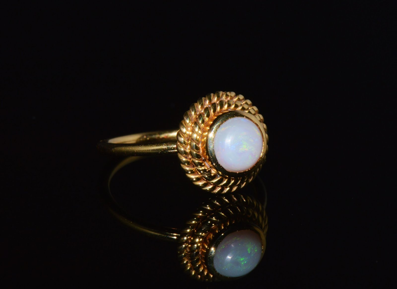 Certified Natural 1.18Cts Cabochon Opal 750 18K Solid Gold Bezel Filigree Stacking Ring