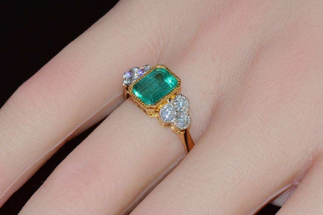 GIA Certified Natural 2.20CTS VS F Diamond Emerald 18K Gold Dinner Ring