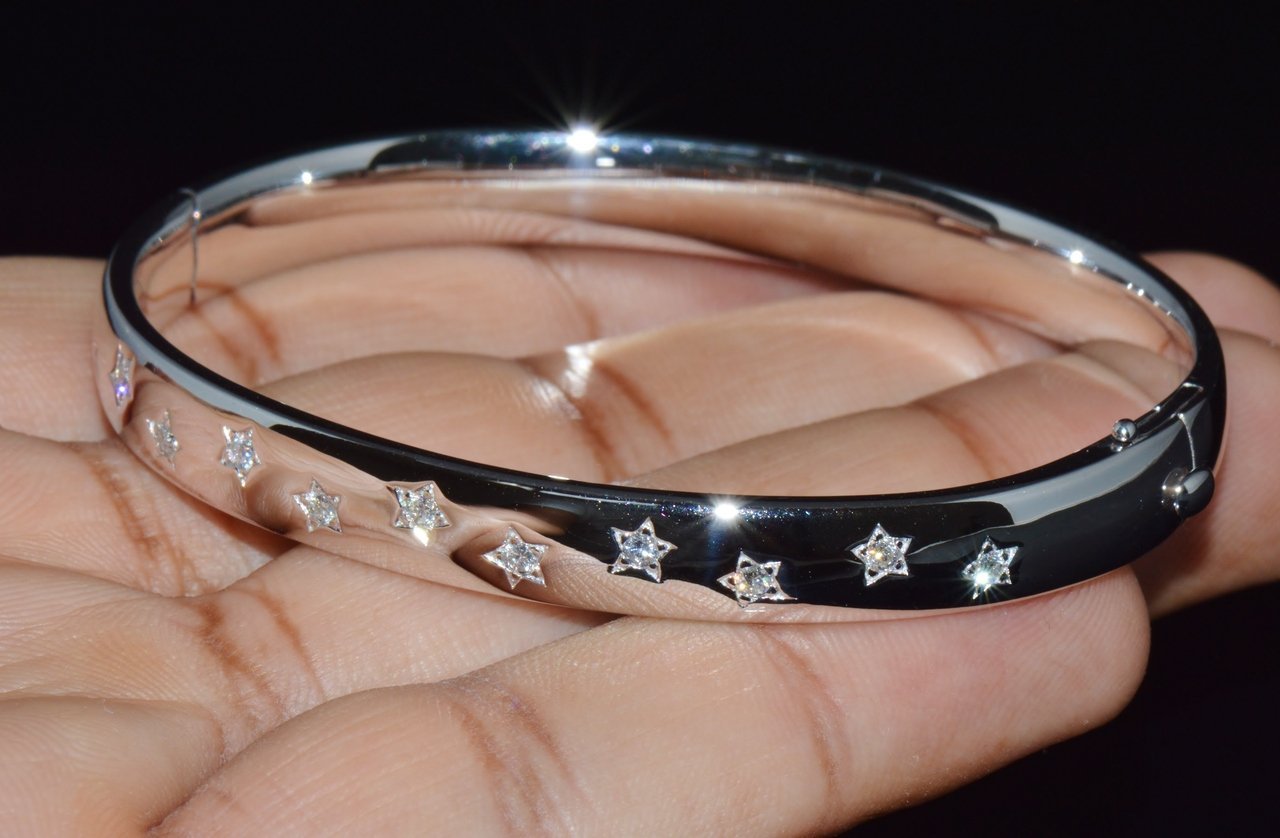 Designer Natural 0.35Cts Diamond 18K Solid Gold Celestial Starburst Stacking Bangle