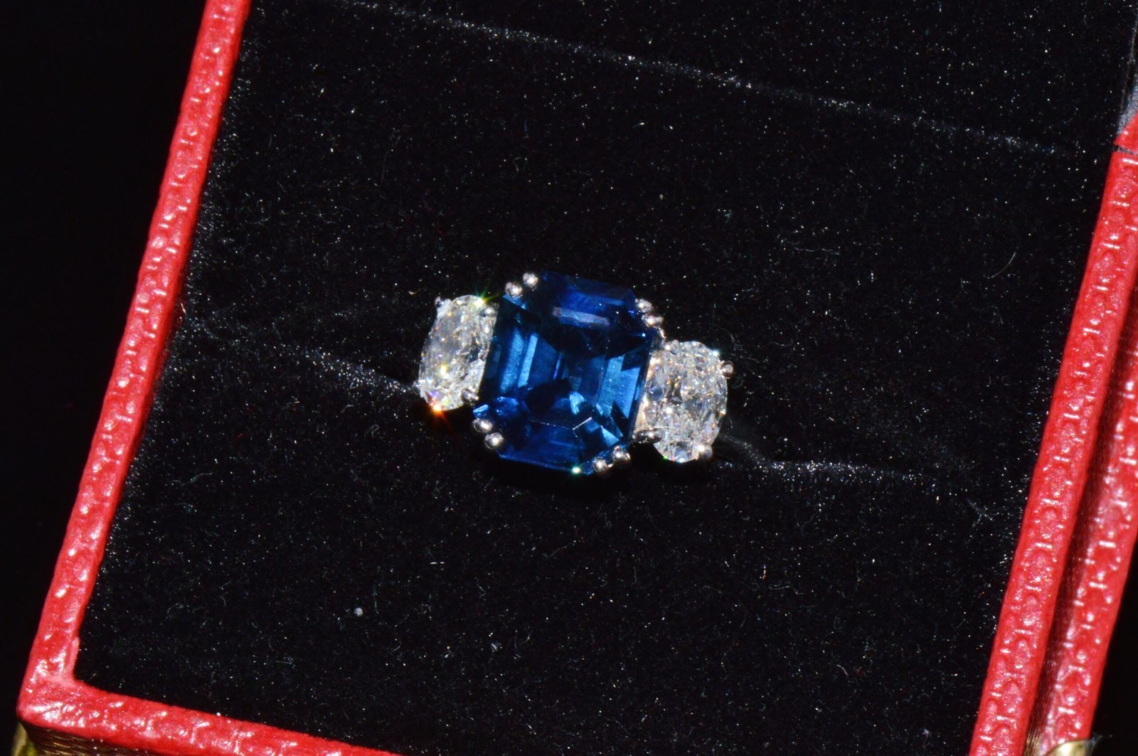 GIA Certified Natural 5.11CTS VVS F Diamond Royal Blue Sapphire 950 Platinum 3 Stone Ring