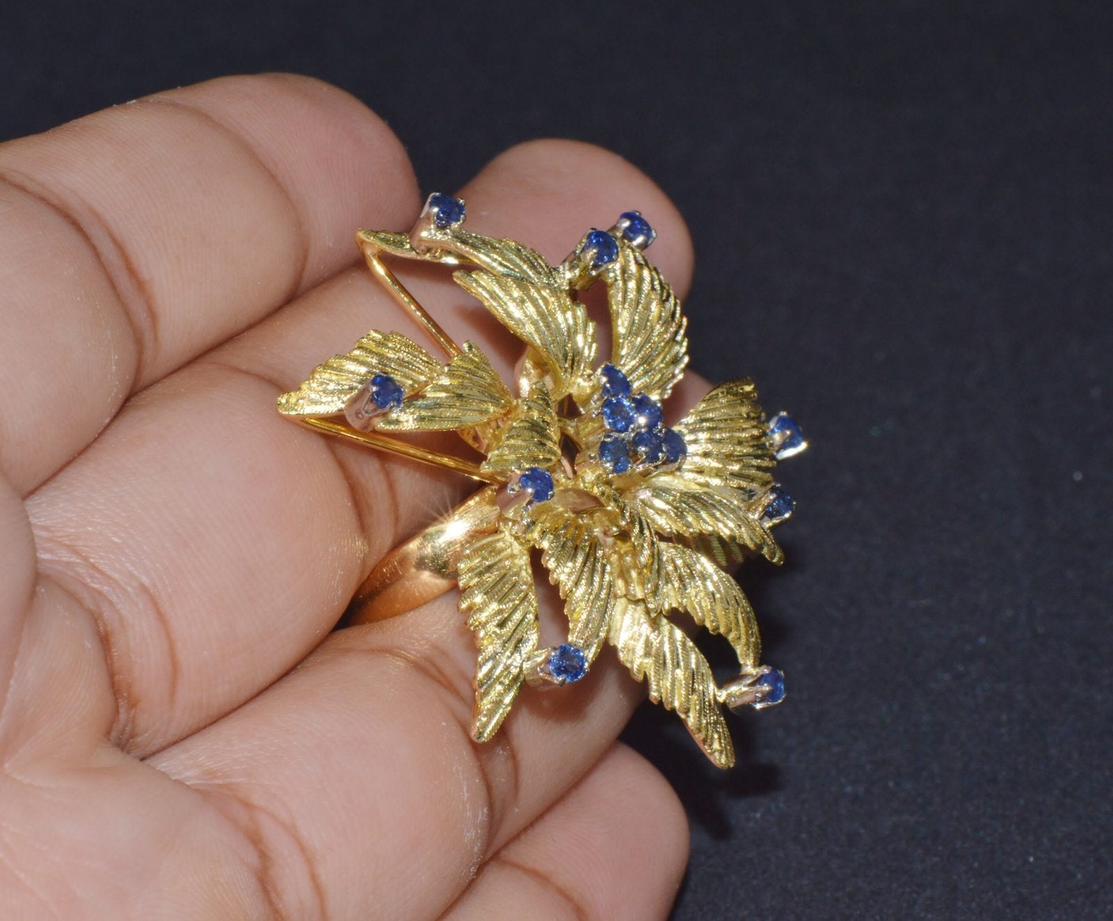 Gorgeous Natural 1.10Cts Sapphire 18K 750 Solid Gold Floral Cocktail Ring