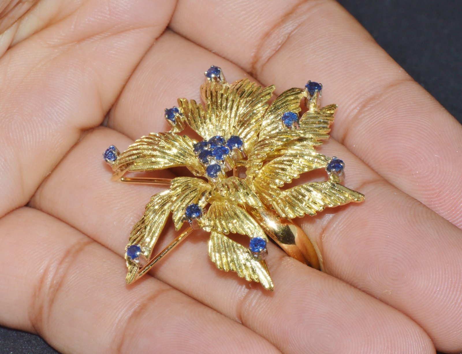 Gorgeous Natural 1.10Cts Sapphire 18K 750 Solid Gold Floral Cocktail Ring
