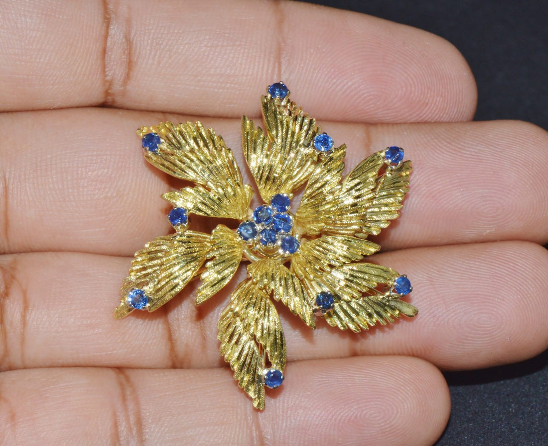 Gorgeous Natural 1.10Cts Sapphire 18K 750 Solid Gold Floral Cocktail Ring