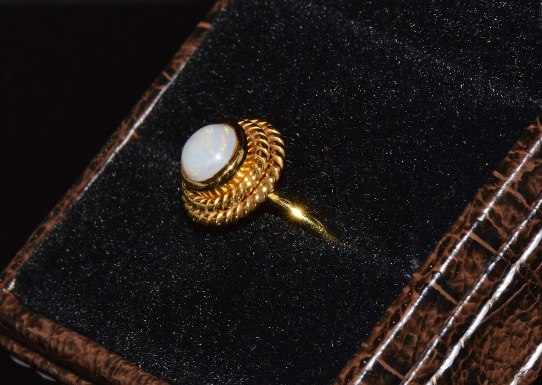Certified Natural 1.18Cts Cabochon Opal 750 18K Solid Gold Bezel Filigree Stacking Ring