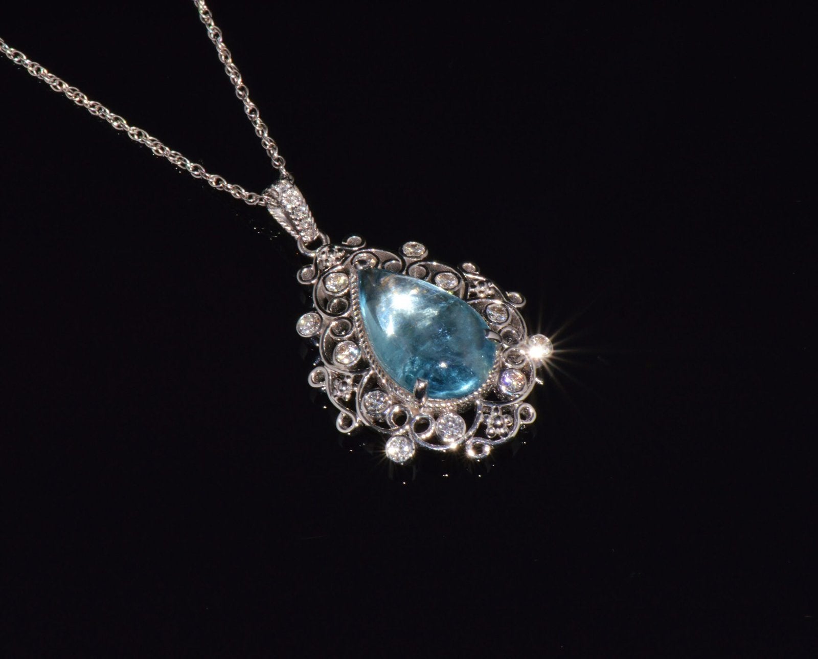 Certified Natural 6.97Cts VS F Diamond Aquamarine 18K Solid Gold Filigree Pendant Necklace