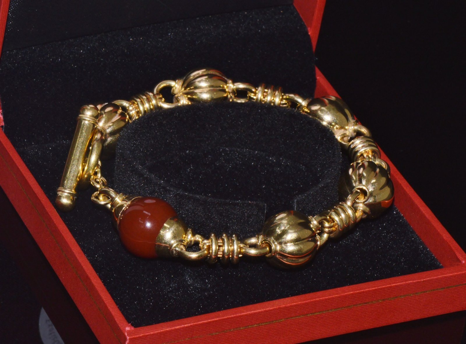 Estate Primavera Preziosi Italian Solid 18K Gold Carnelian Bead Fluted Ball Toggle Bracelet