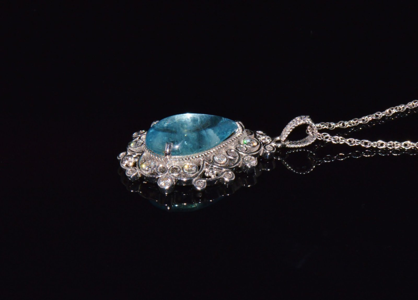 Certified Natural 6.97Cts VS F Diamond Aquamarine 18K Solid Gold Filigree Pendant Necklace