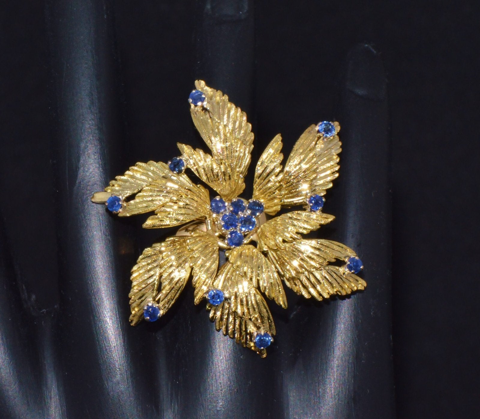 Gorgeous Natural 1.10Cts Sapphire 18K 750 Solid Gold Floral Cocktail Ring