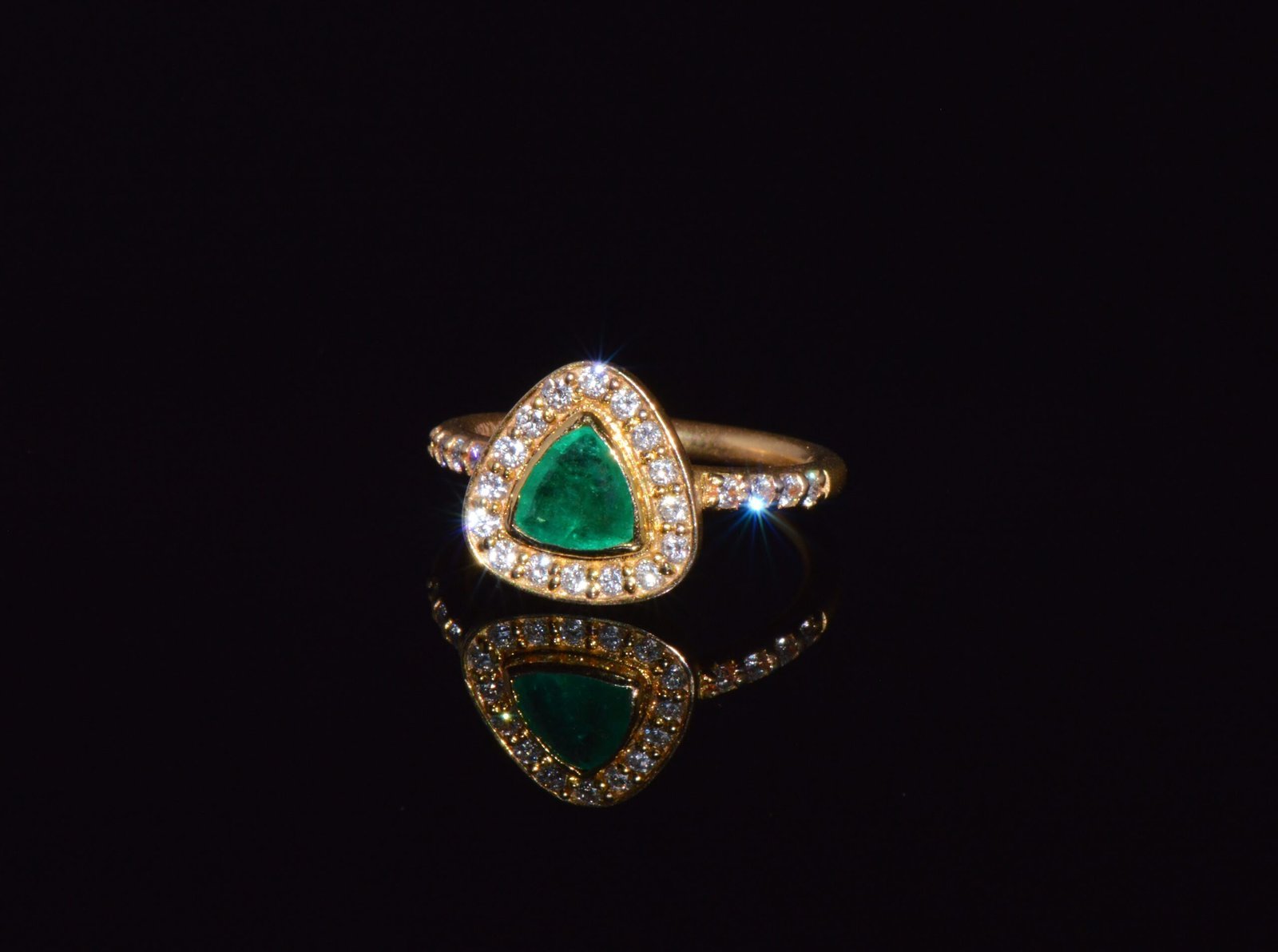 Certified Natural 1.25CTS VS F Diamond Colombian Emerald 18K Solid Gold Halo Ring