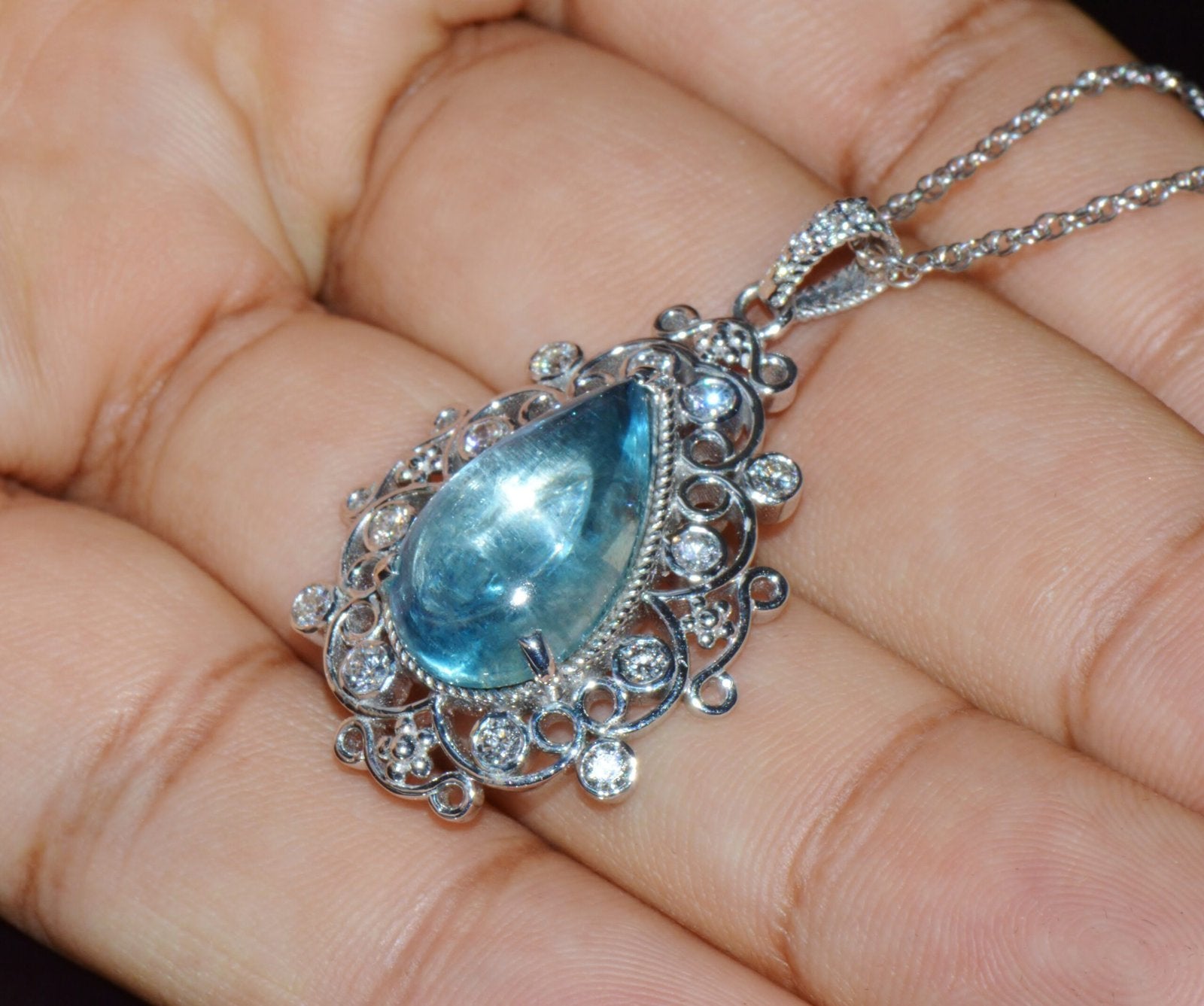 Certified Natural 6.97Cts VS F Diamond Aquamarine 18K Solid Gold Filigree Pendant Necklace