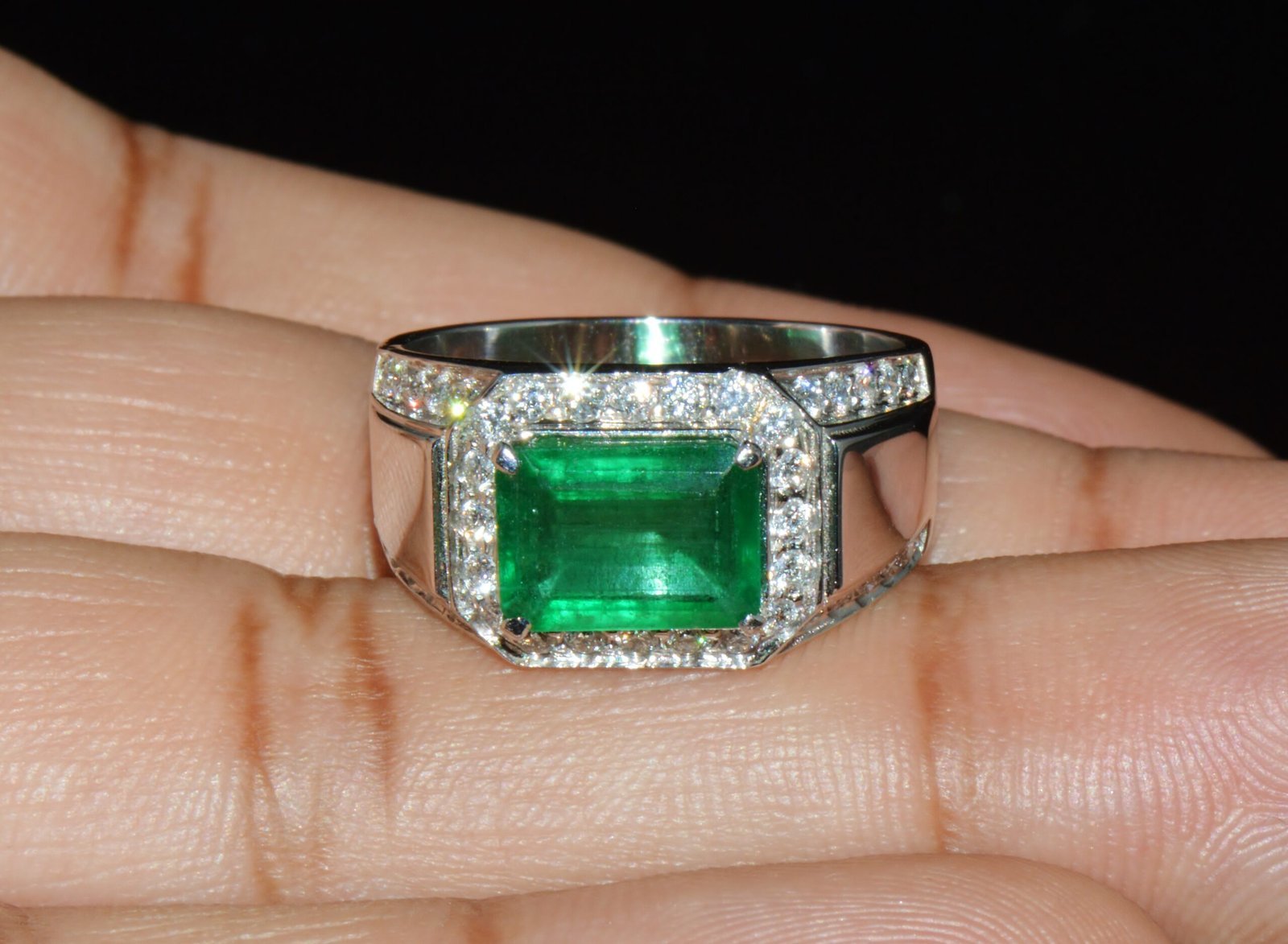 Certified Natural 2.91CTS VS F Diamond Emerald 18K Solid Gold Mens Womens Band Ring