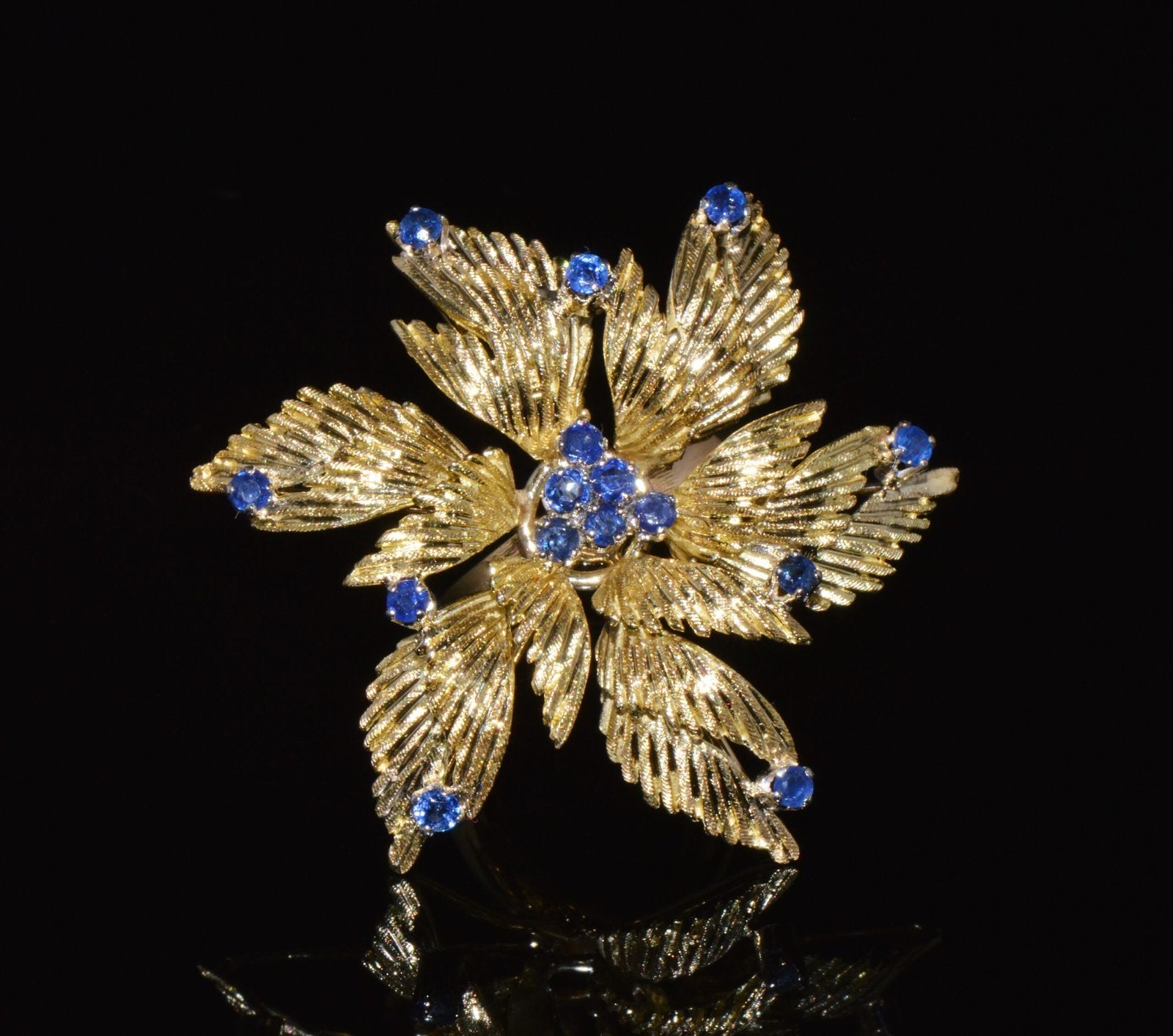 Gorgeous Natural 1.10Cts Sapphire 18K 750 Solid Gold Floral Cocktail Ring