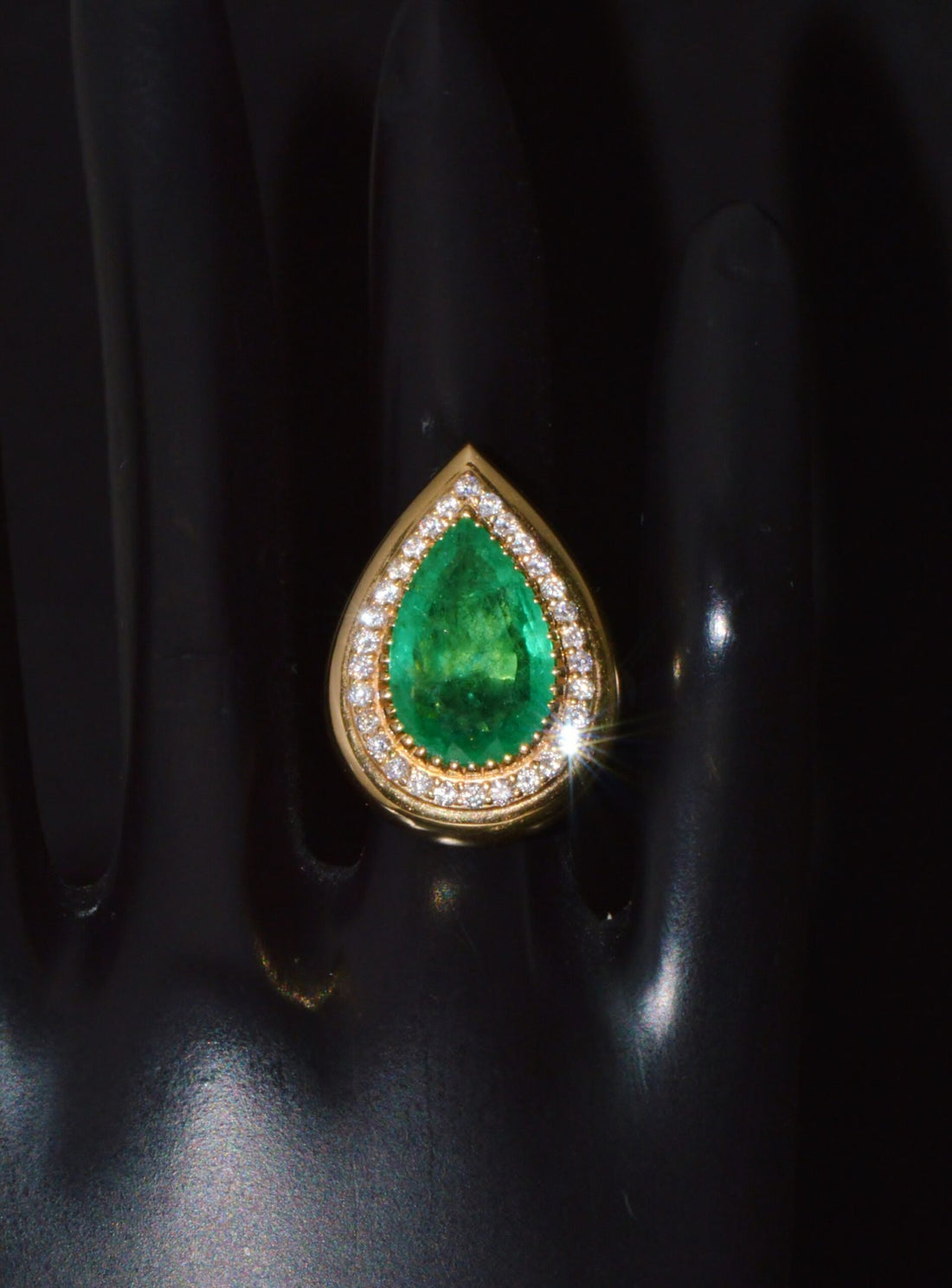 GIA Certified Natural 6.46CTS VS F Diamond Emerald 18K Solid Gold Halo Domed Ring