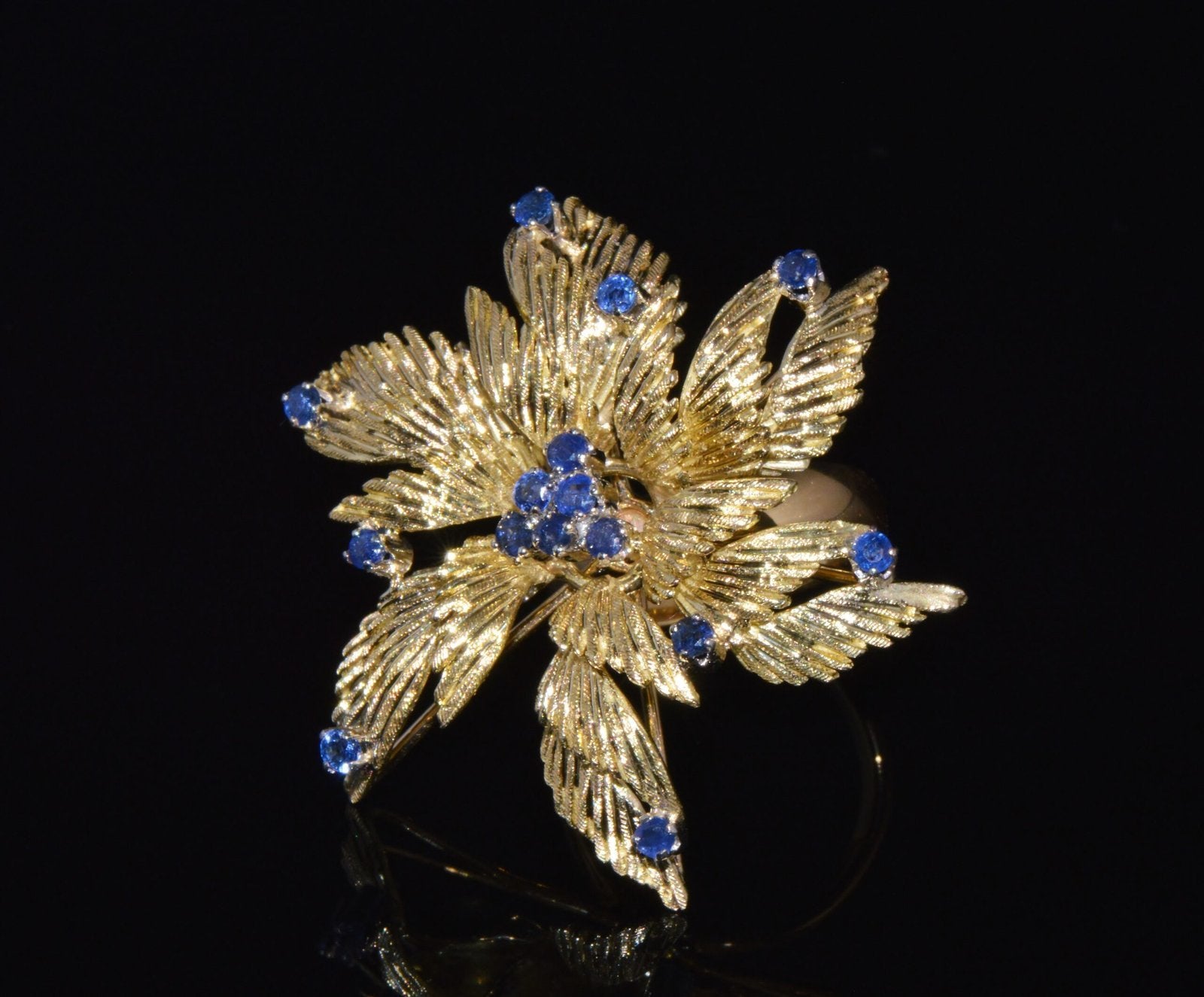Gorgeous Natural 1.10Cts Sapphire 18K 750 Solid Gold Floral Cocktail Ring