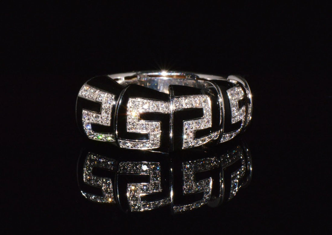 Vintage Roberto Coin Cobra 0.40CT Diamond Articulating Ring in Solid 18K White Gold