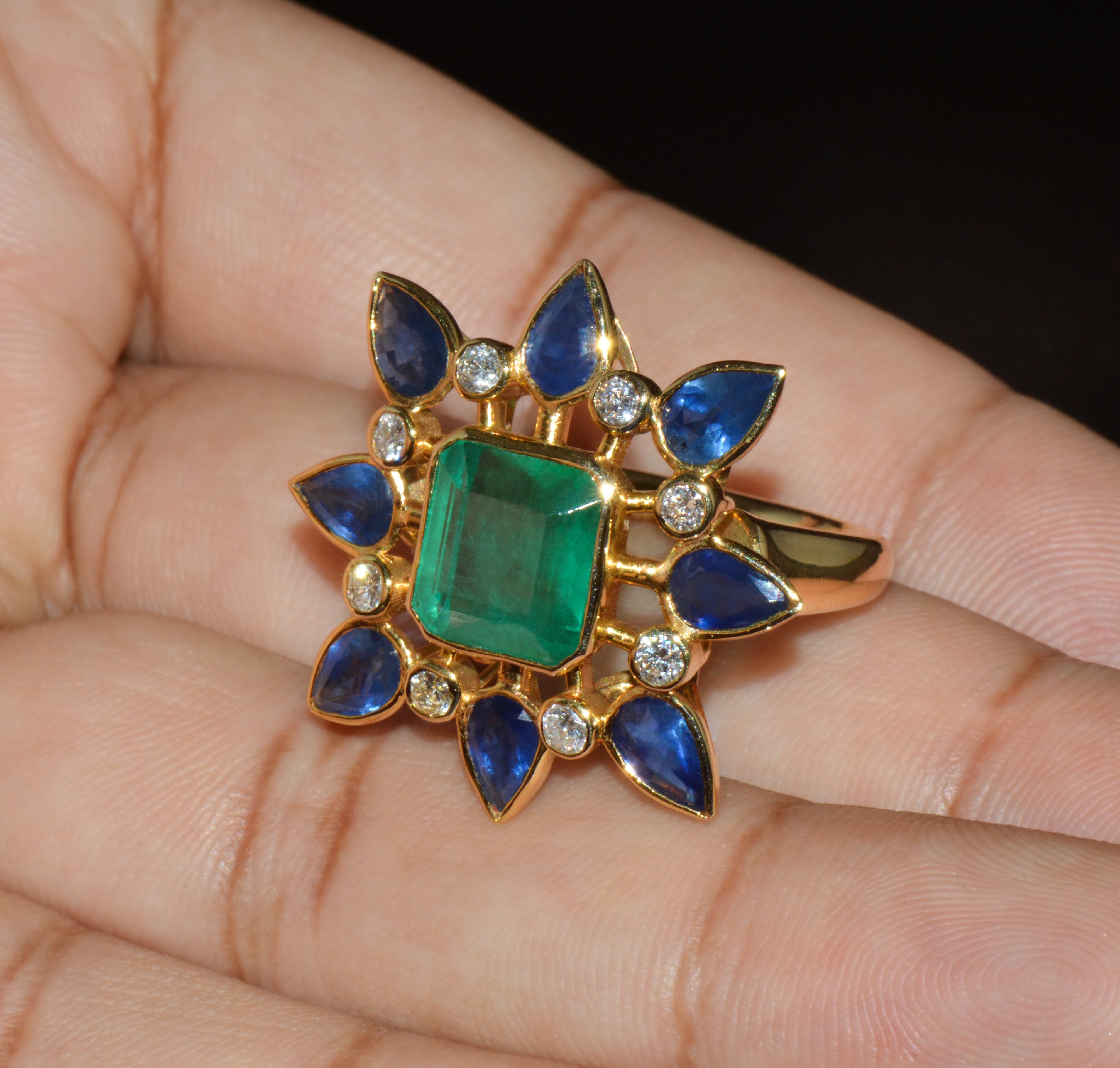 GIA Certified 8.20Cts Emerald Sapphire & Diamond 18K Gold Cocktail Ring