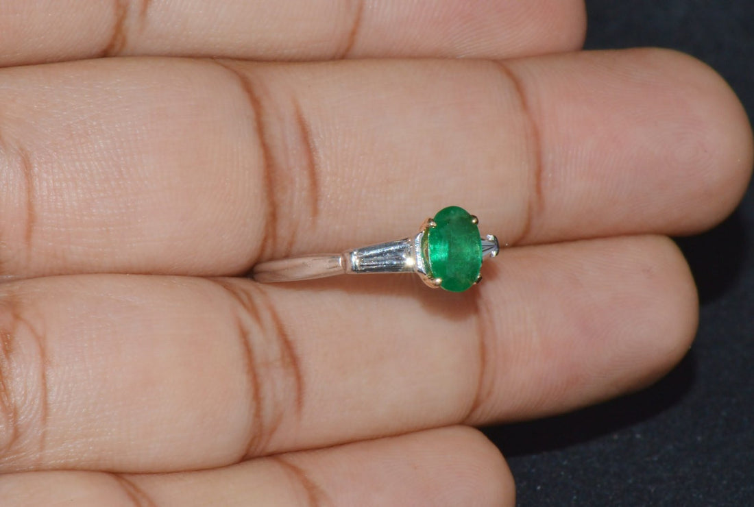 Certified Natural 1.13CTS VS G Diamond Emerald Platinum 18K Gold Three Stone Ring