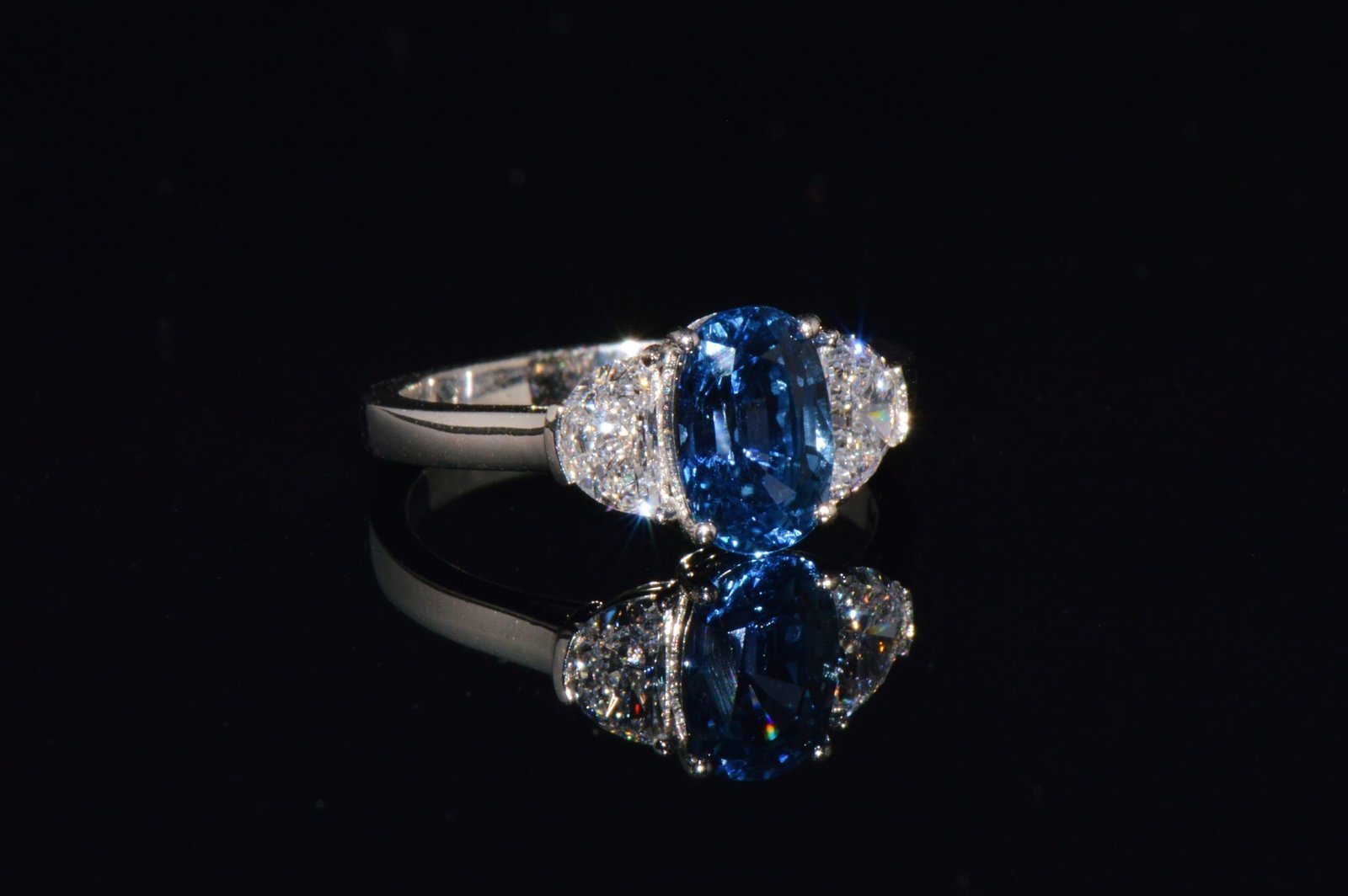 GIA Certified Natural 2.66CTS IF D Diamond Cornflower Blue Sapphire 950 Platinum 3 Stone Ring