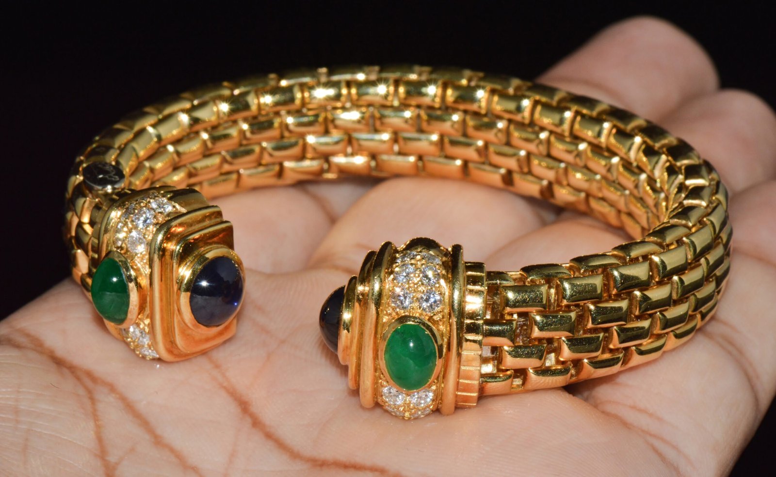 Vintage FOPE Flex’it Natural 5.20CT Diamond Sapphire Emerald 18K Gold Open Cuff Bracelet