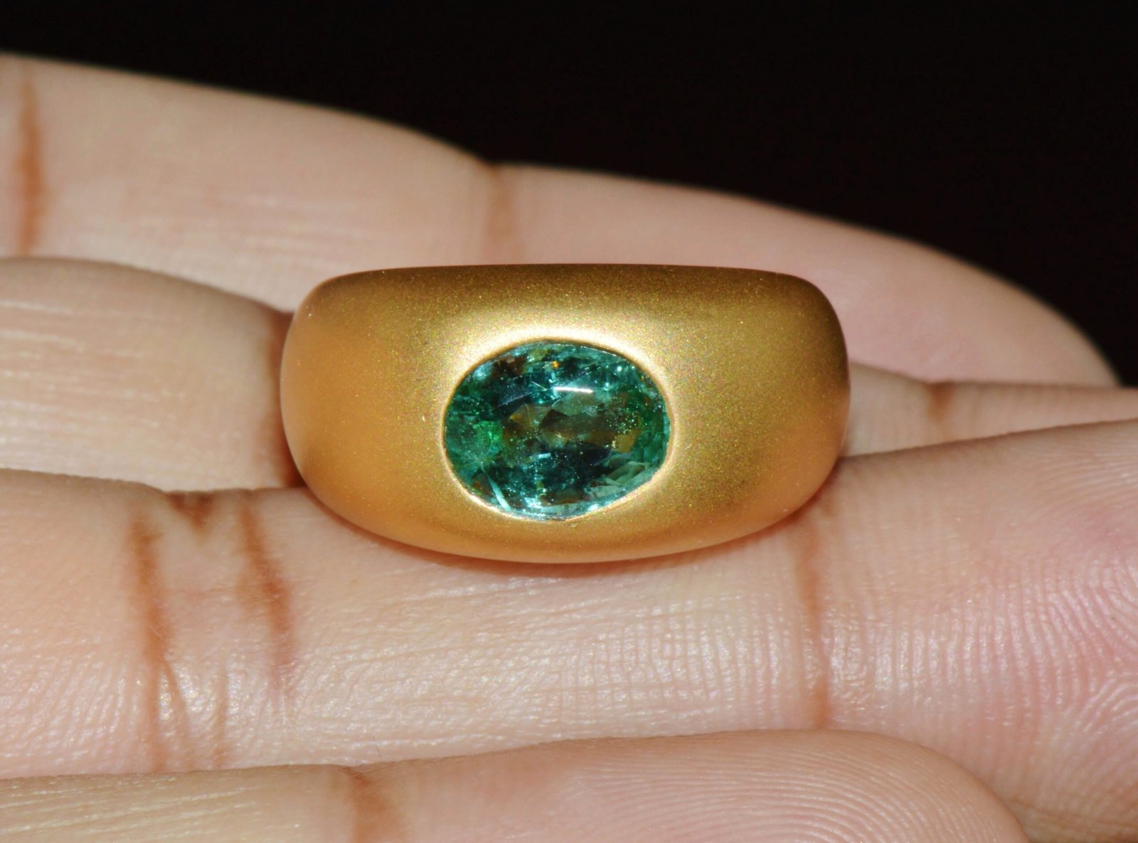 Certified Natural 1.62CTS Emerald Solid 18K Gold Dome Ring