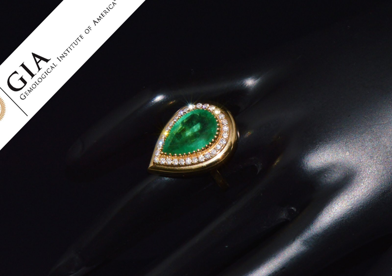 GIA Certified Natural 6.46CTS VS F Diamond Emerald 18K Solid Gold Halo Domed Ring