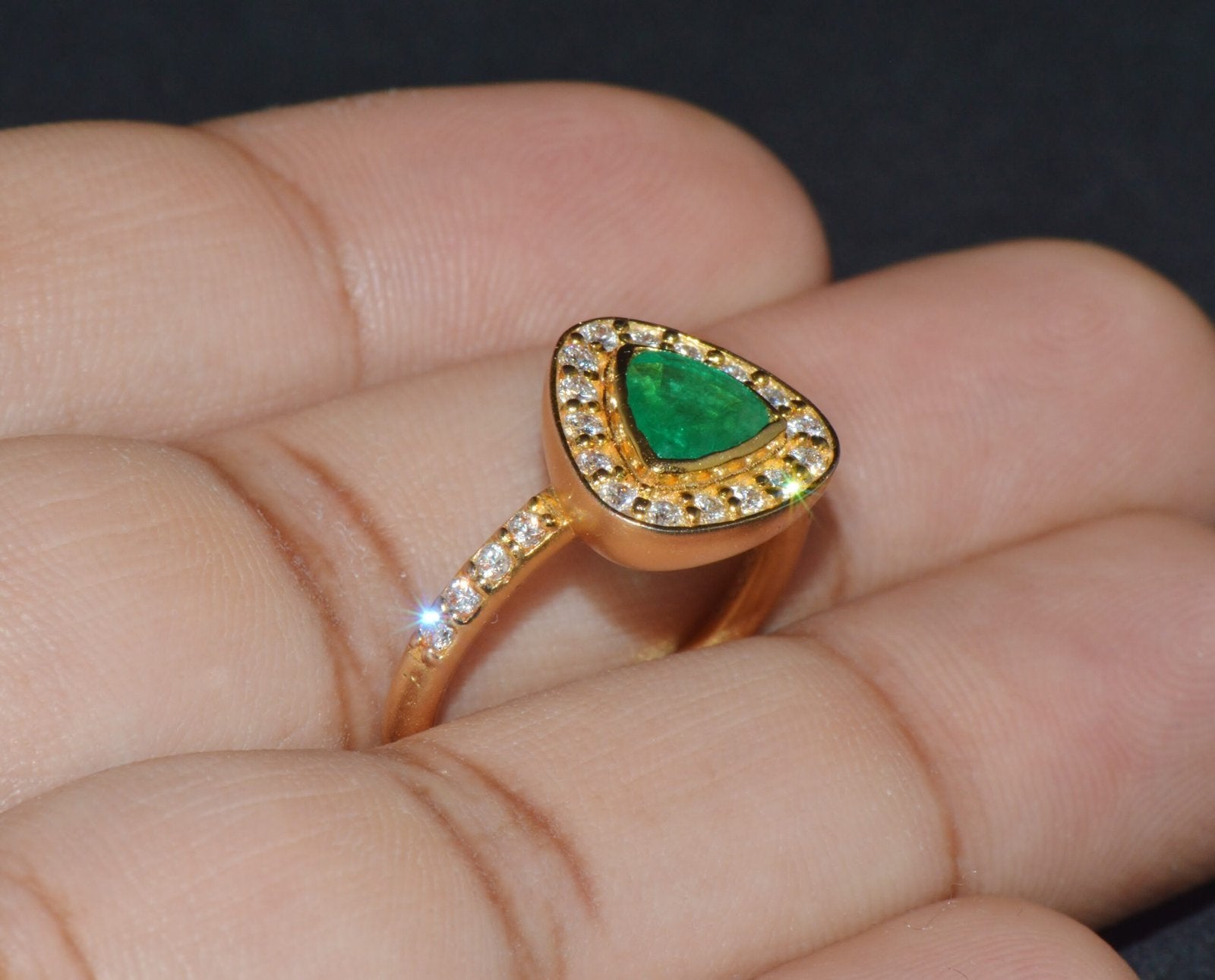 Certified Natural 1.25CTS VS F Diamond Colombian Emerald 18K Solid Gold Halo Ring