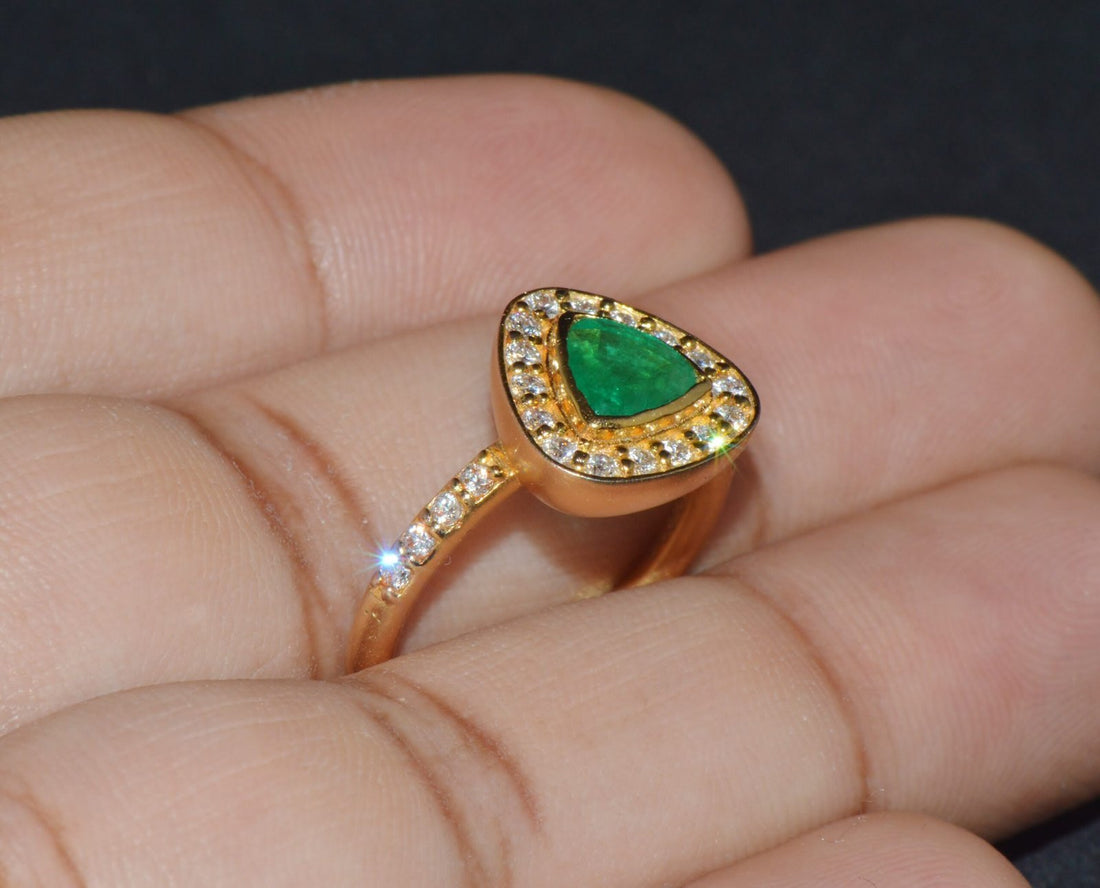 Certified Natural 1.25CTS VS F Diamond Colombian Emerald 18K Solid Gold Halo Ring