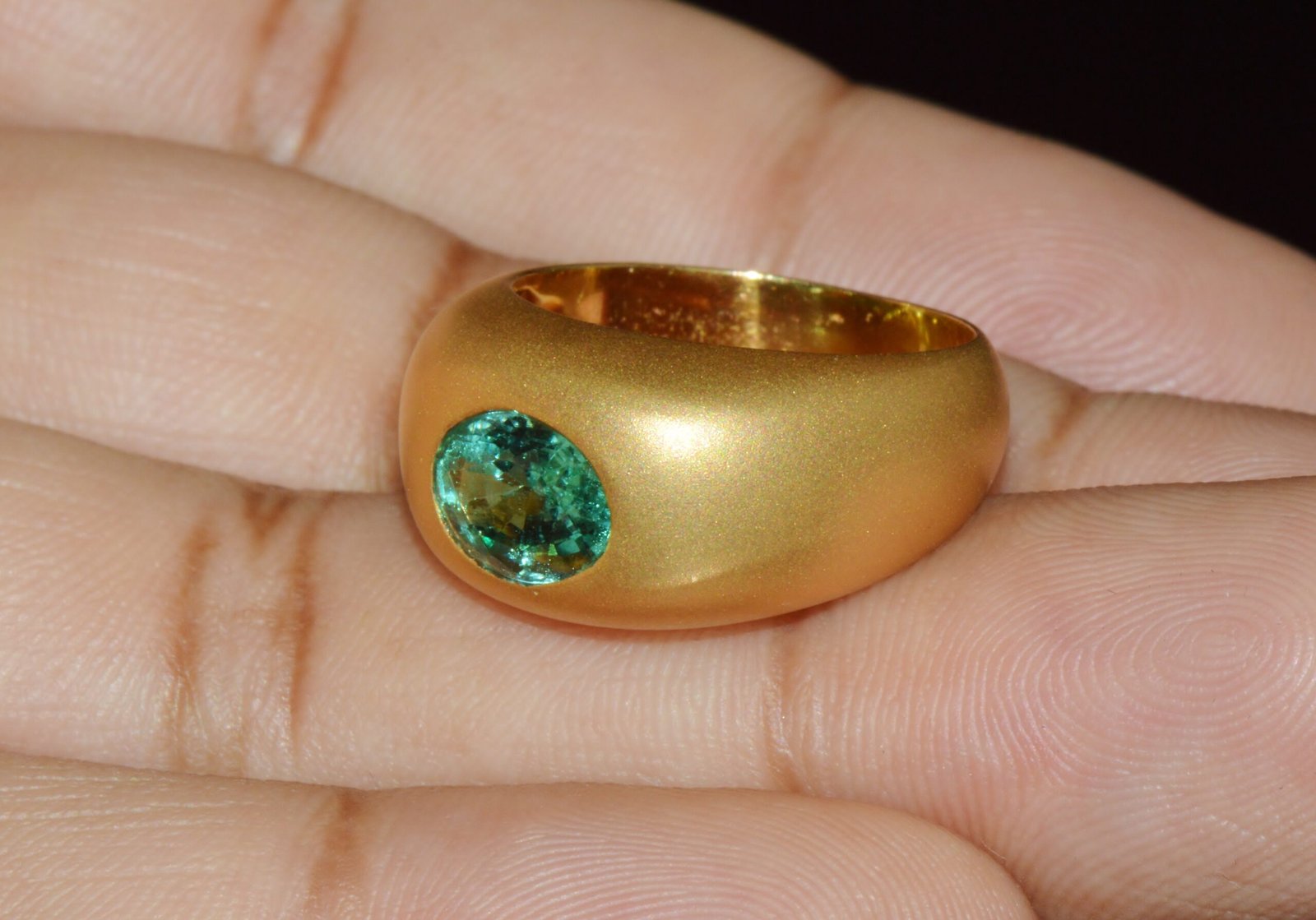 Certified Natural 1.62CTS Emerald Solid 18K Gold Dome Ring