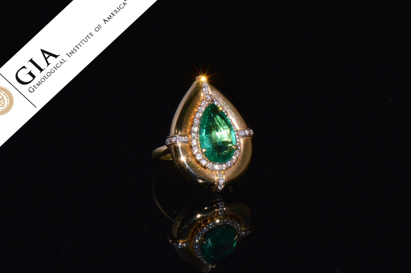 GIA Certified Natural 3.94CTS VS F Diamond Emerald 18K Solid Gold Cocktail Ring