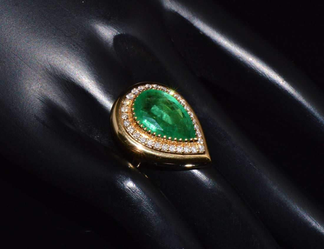 GIA Certified Natural 6.46CTS VS F Diamond Emerald 18K Solid Gold Halo Domed Ring